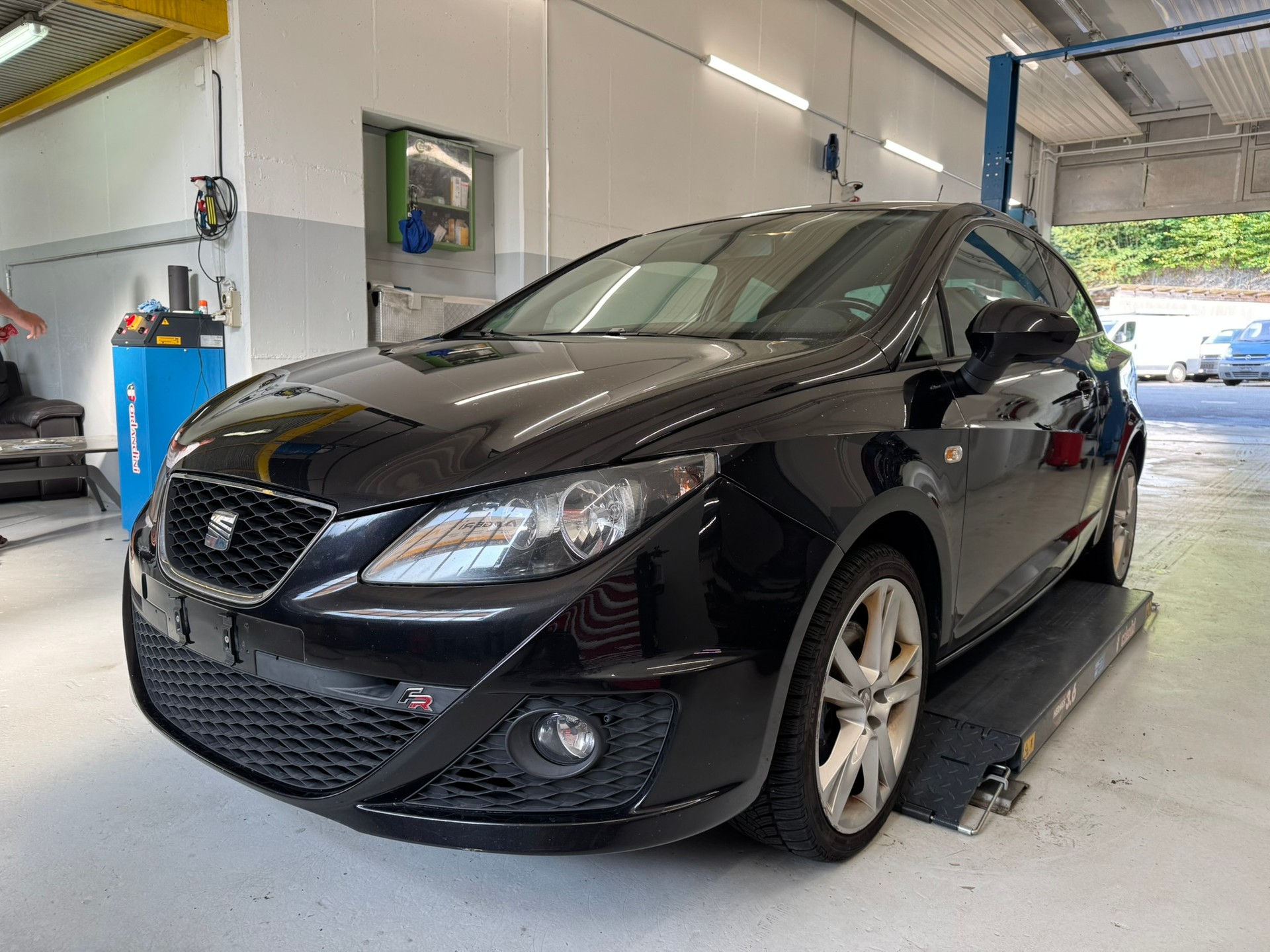 SEAT Ibiza SC 2.0 TDI FR-image-0