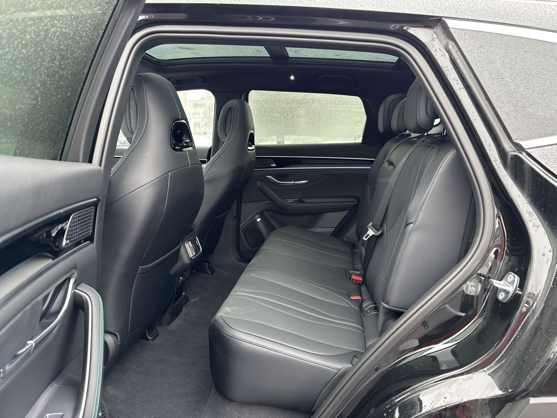 BYD Seal U DM-i PHEV Design AWD 324PS Automat-image-6
