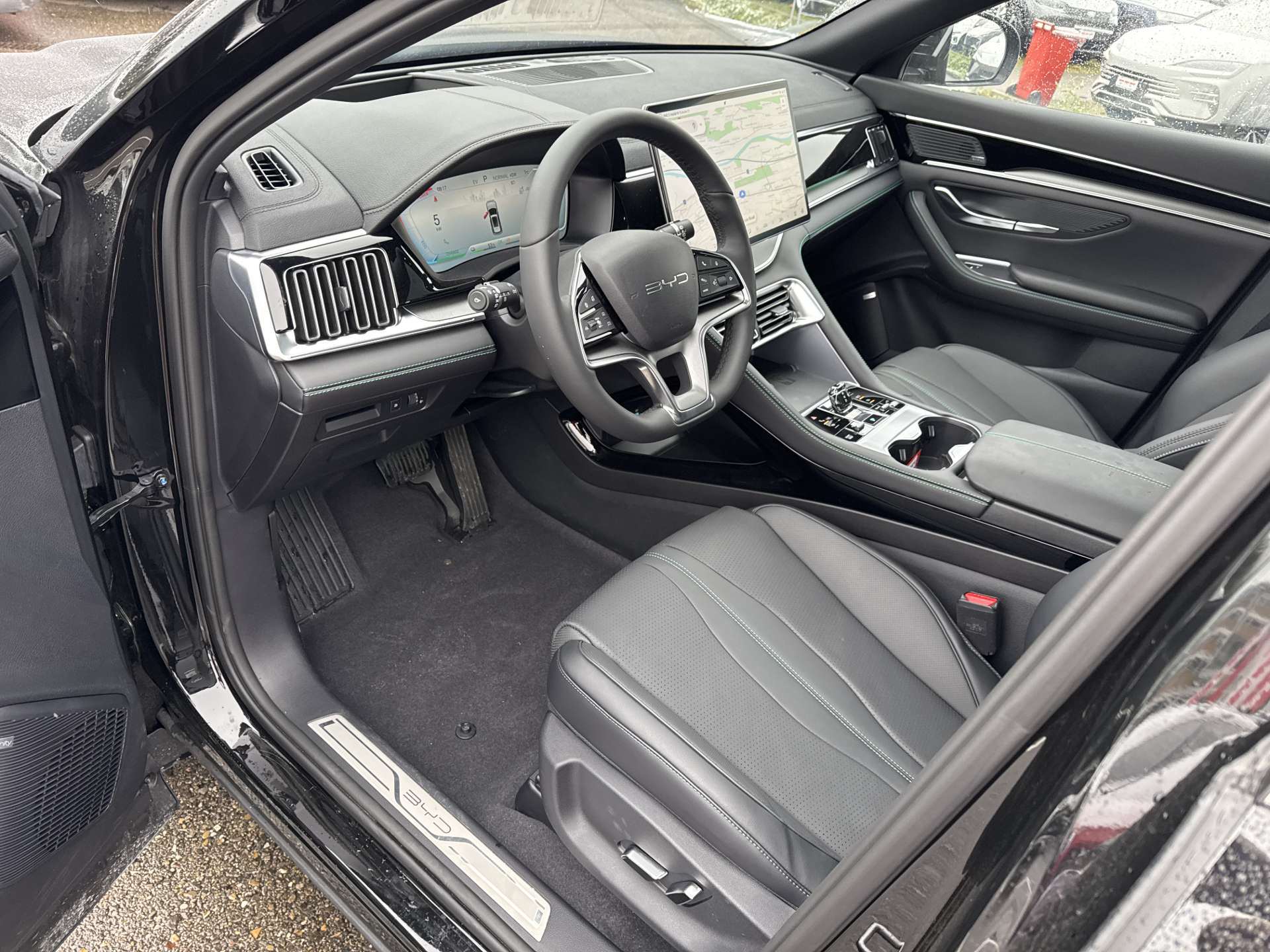 BYD Seal U DM-i PHEV Design AWD 324PS Automat-image-5