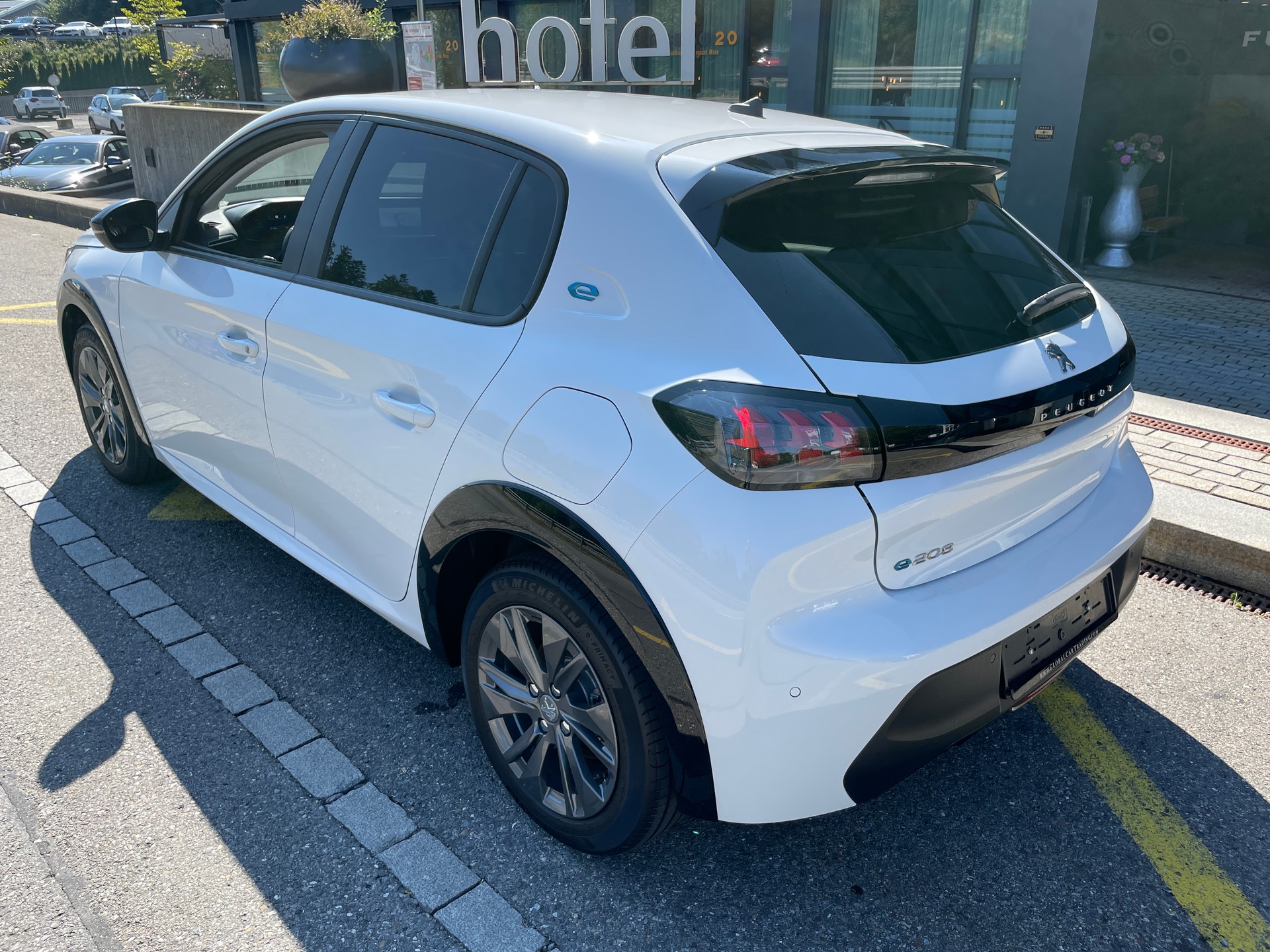 PEUGEOT 208 Elektrik Active Pack, 3-Phasenladung-image-7