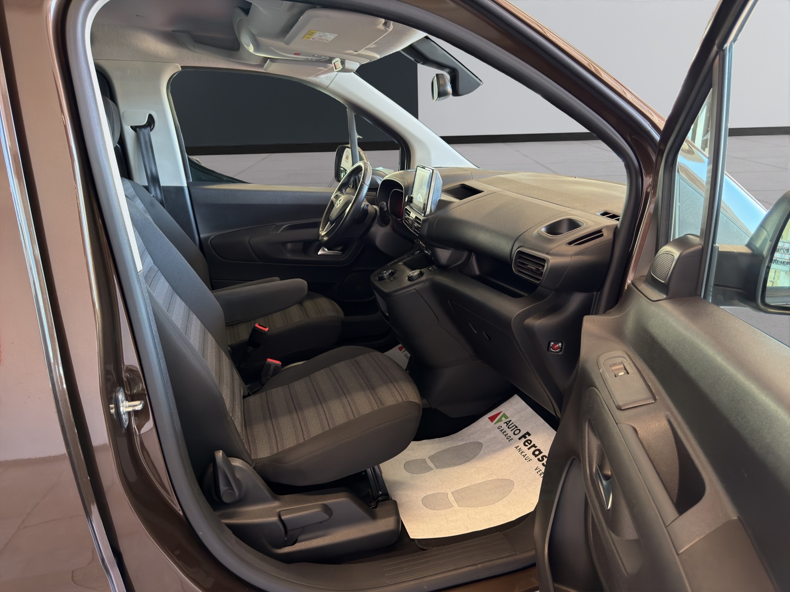 OPEL Combo Life XL 1.2 Innovation-image-18