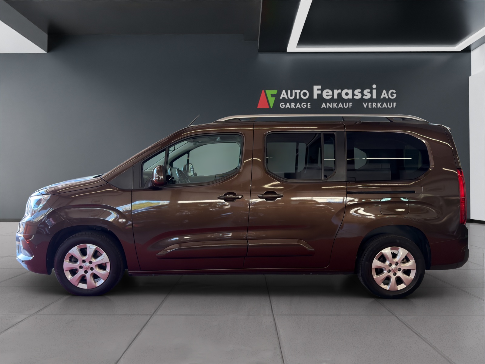 OPEL Combo Life XL 1.2 Innovation-showroom-element-1