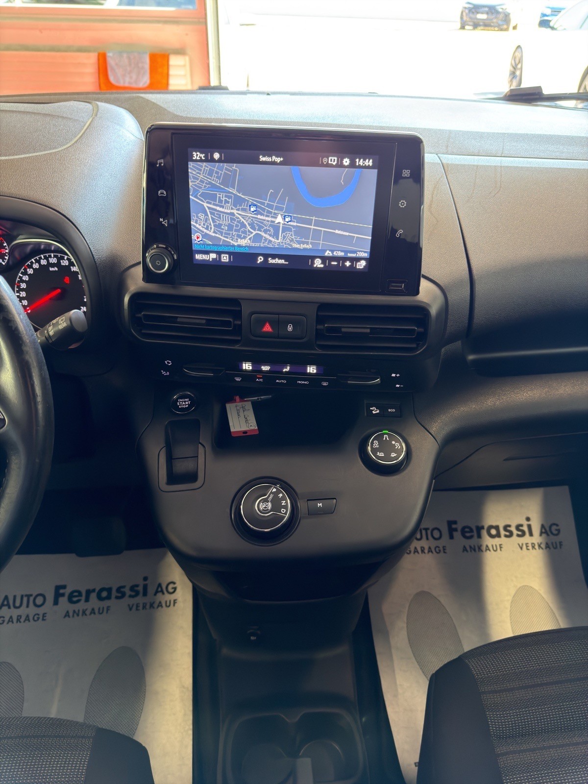 OPEL Combo Life XL 1.2 Innovation-image-19