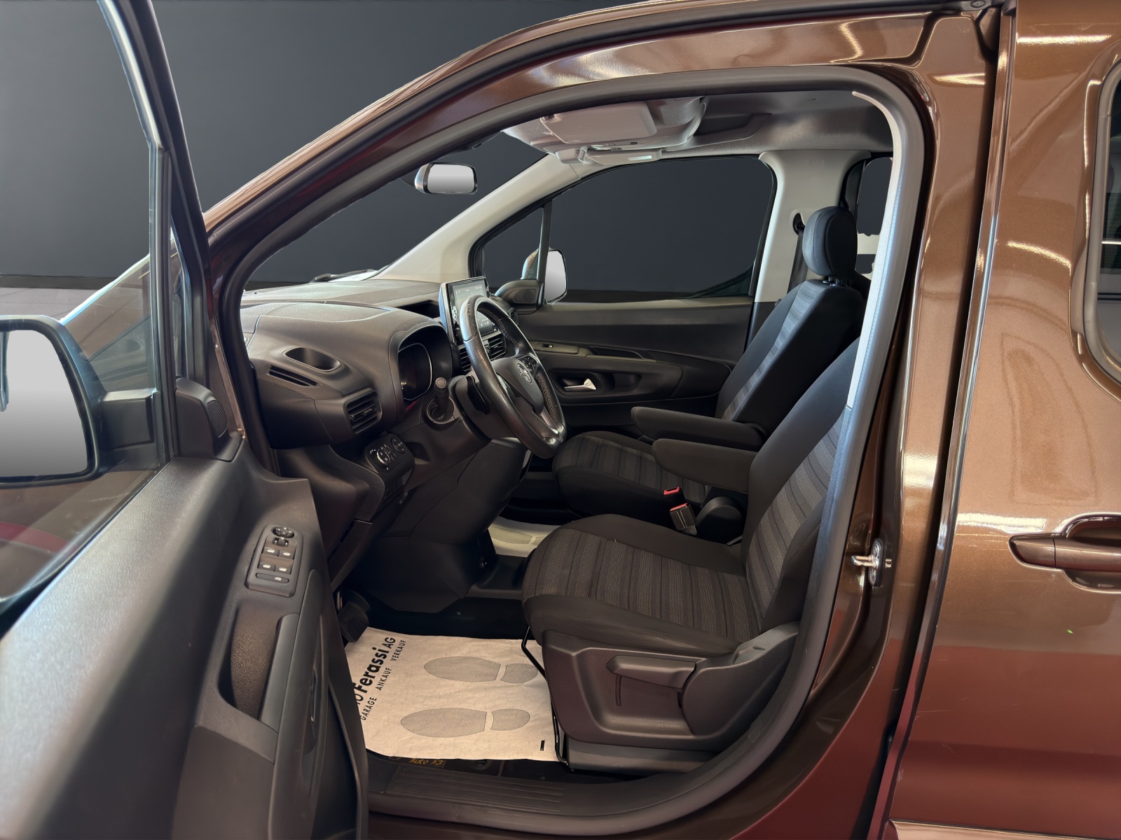 OPEL Combo Life XL 1.2 Innovation-image-15