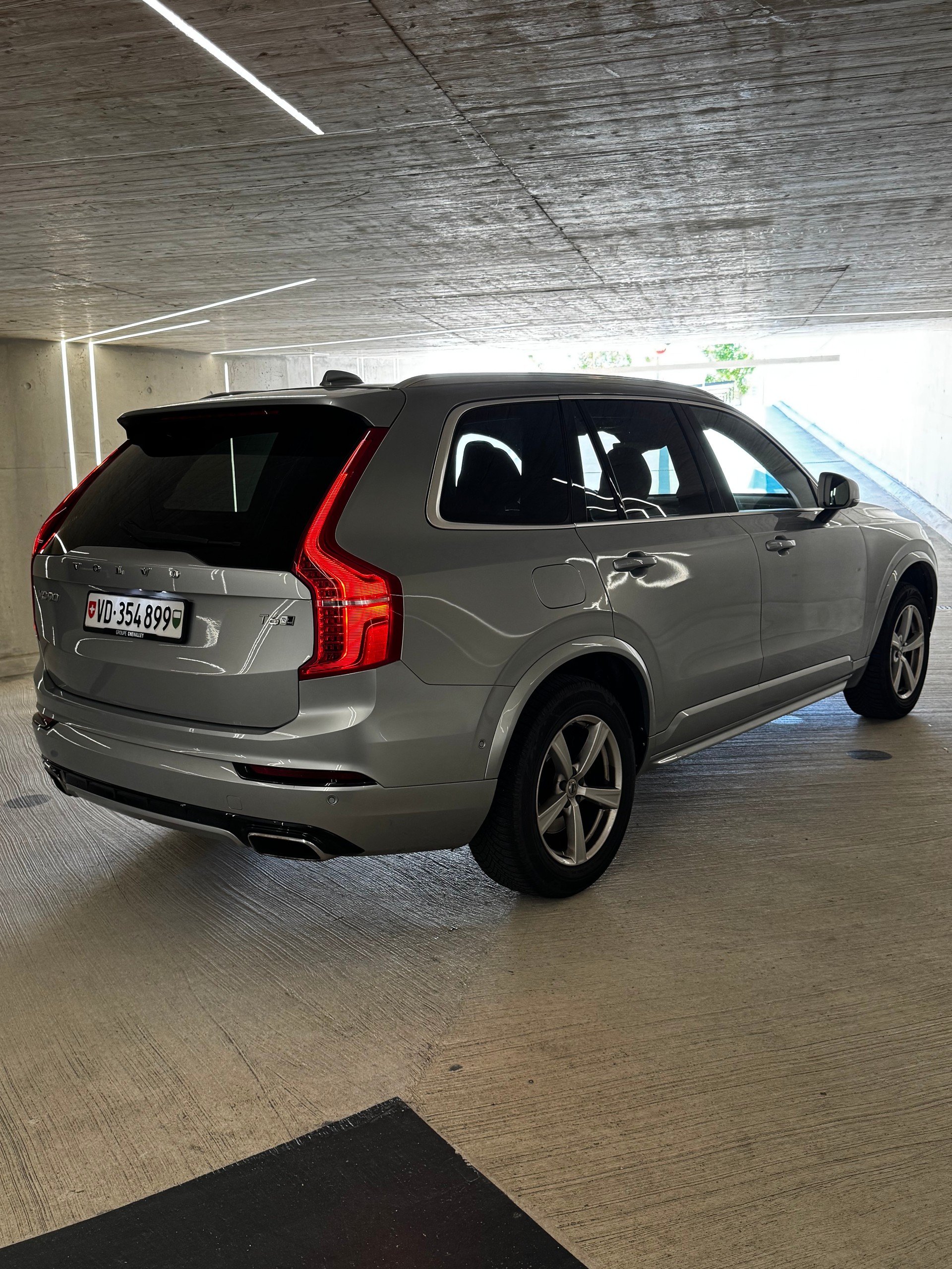 VOLVO 2.0 T6 R-Design 7P. AWD-image-2