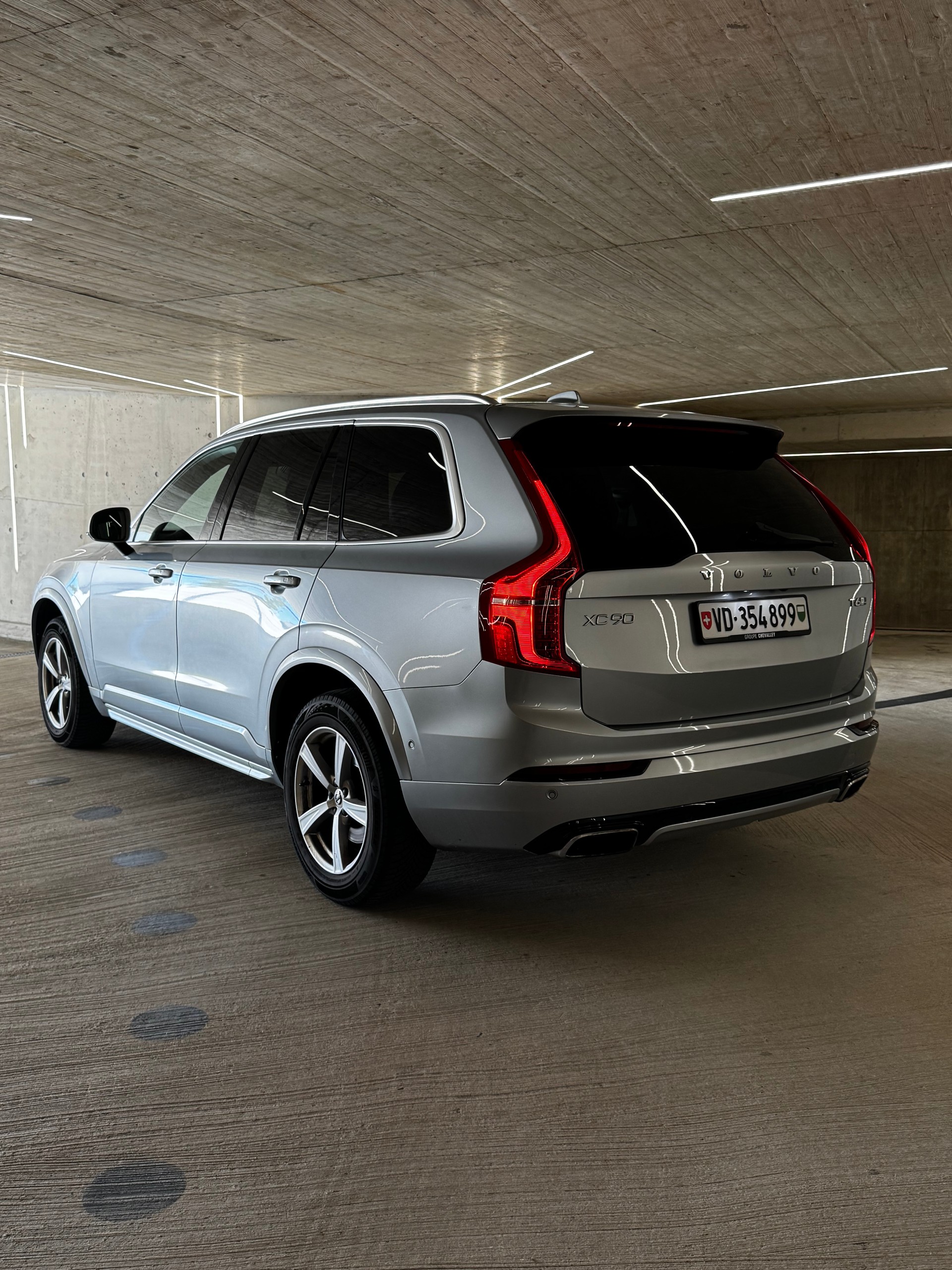 VOLVO 2.0 T6 R-Design 7P. AWD-image-1