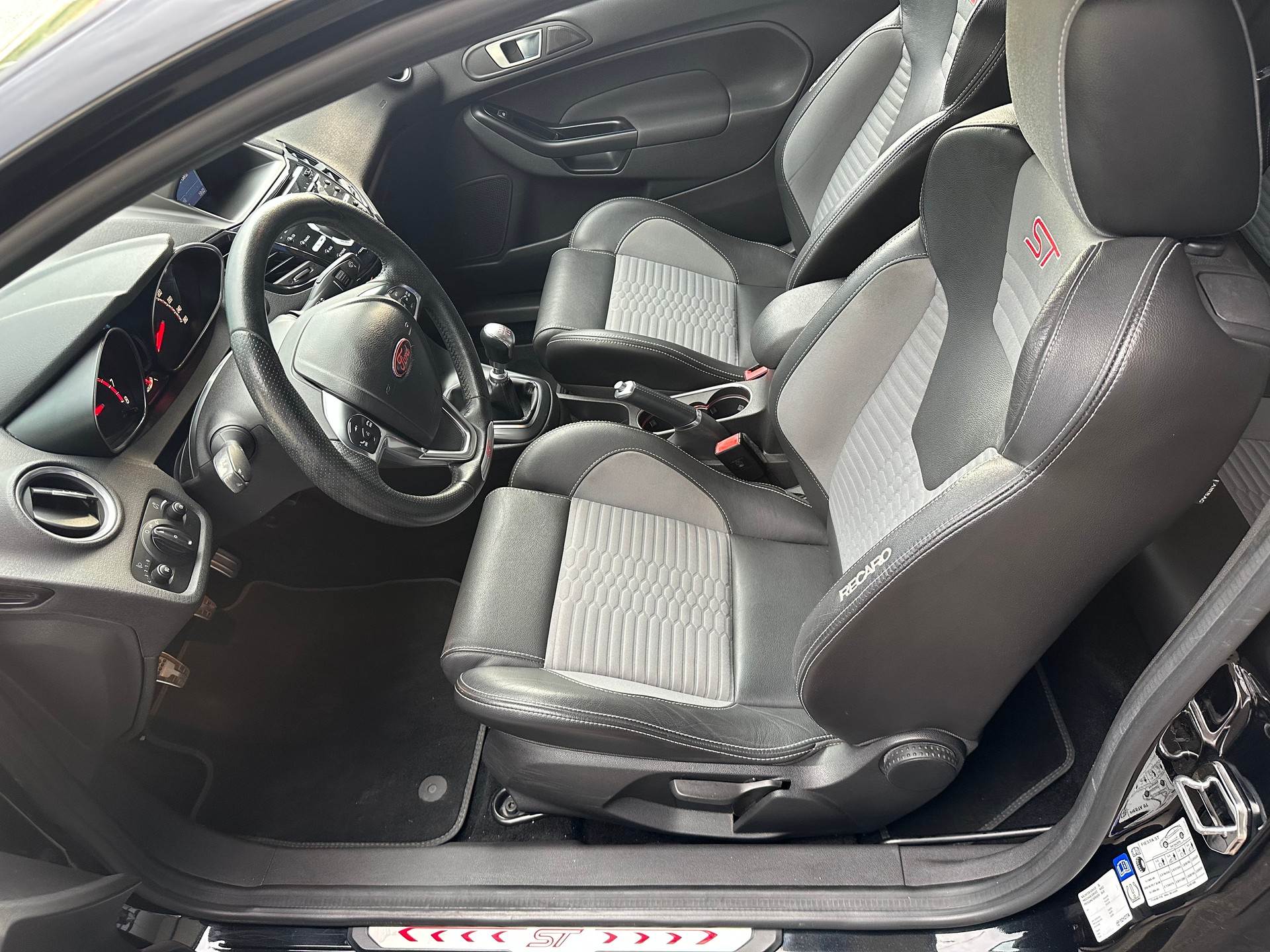 FORD 1.6 EcoB ST-2-image-3