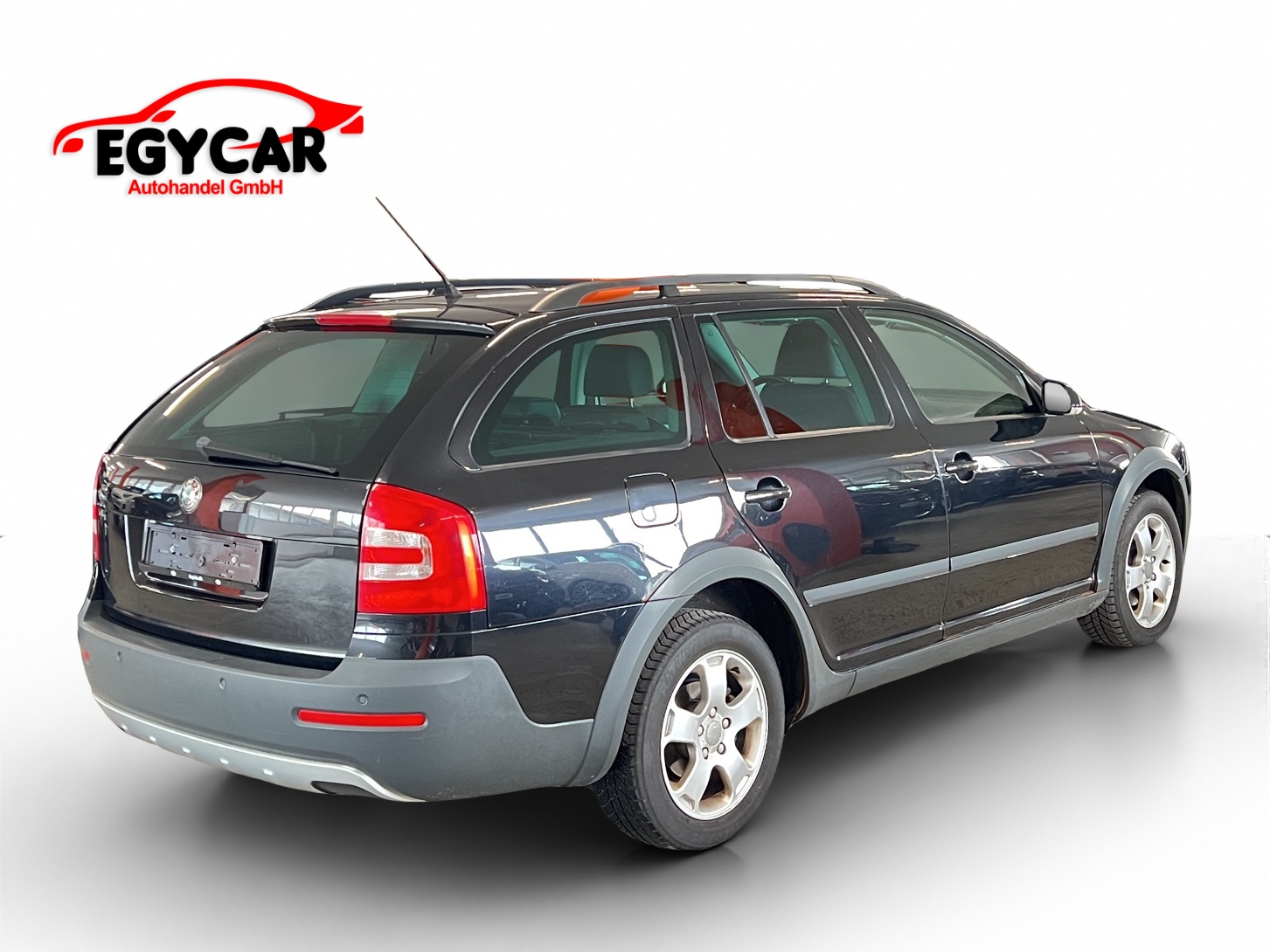 SKODA Octavia Scout 2.0 TDI 4x4-image-5