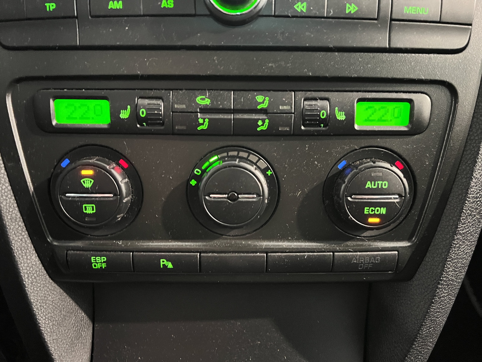 SKODA Octavia Scout 2.0 TDI 4x4-image-11