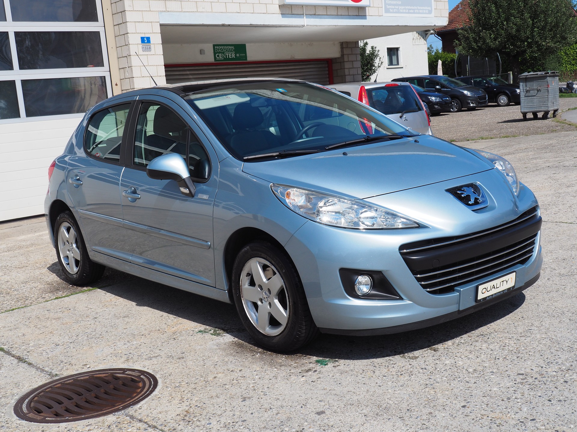 PEUGEOT 207 1.4 16V Millesim 200-image-5