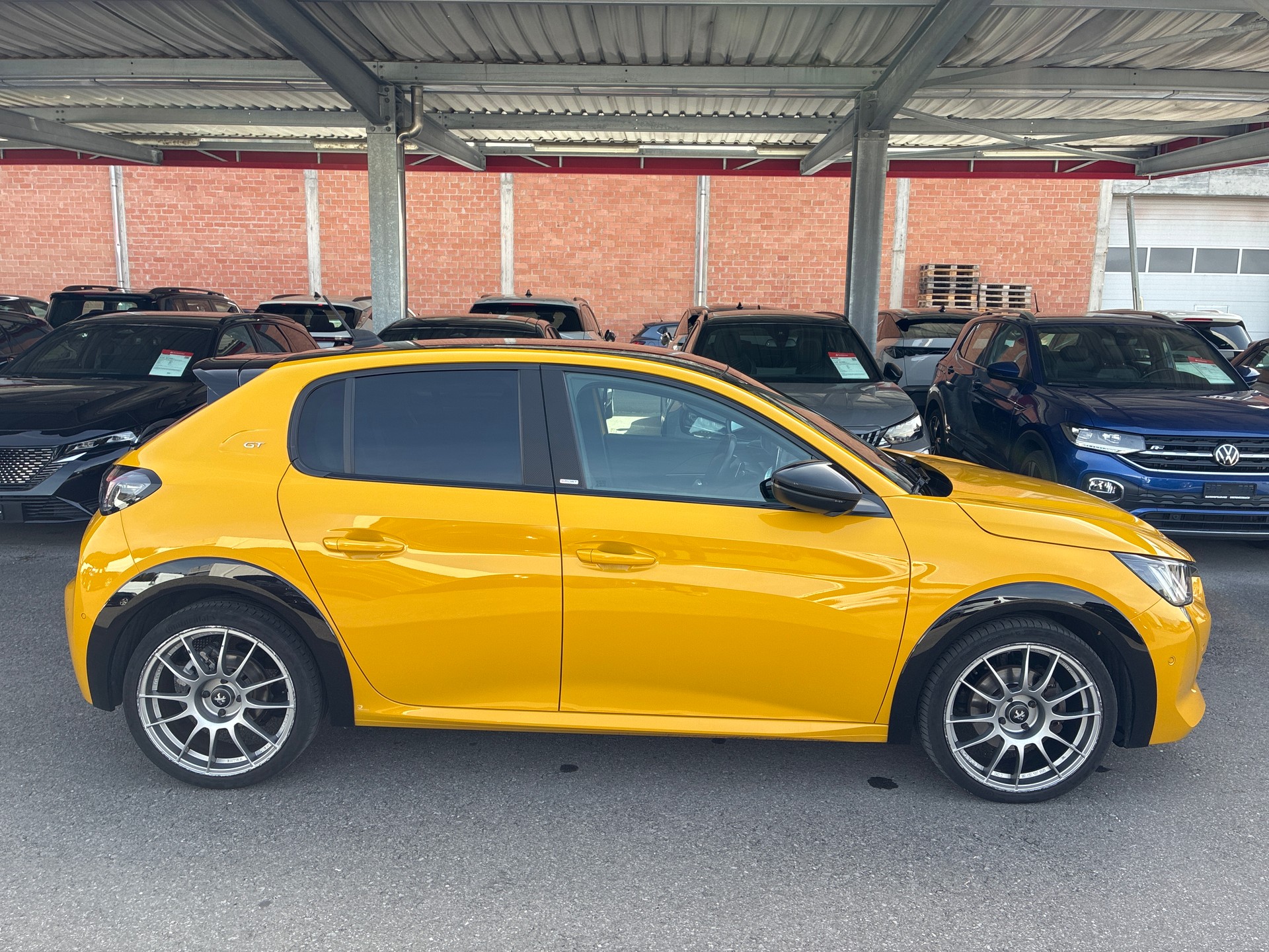 PEUGEOT 208 1.2 PureTech GT Pack EAT8 (Sport Ed. Nr.36/100)-image-2