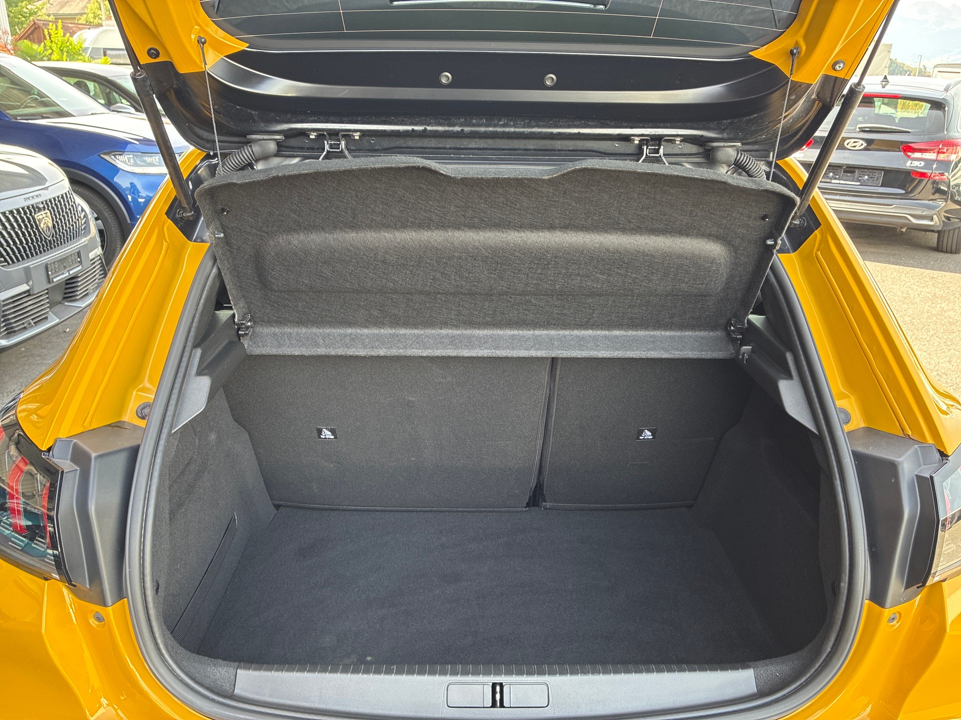 PEUGEOT 208 1.2 PureTech GT Pack EAT8 (Sport Ed. Nr.36/100)-image-5