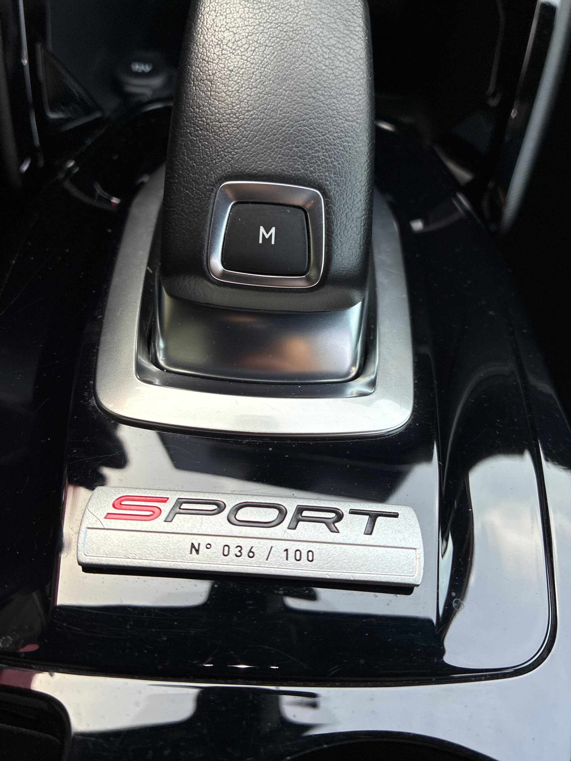 PEUGEOT 208 1.2 PureTech GT Pack EAT8 (Sport Ed. Nr.36/100)-image-12