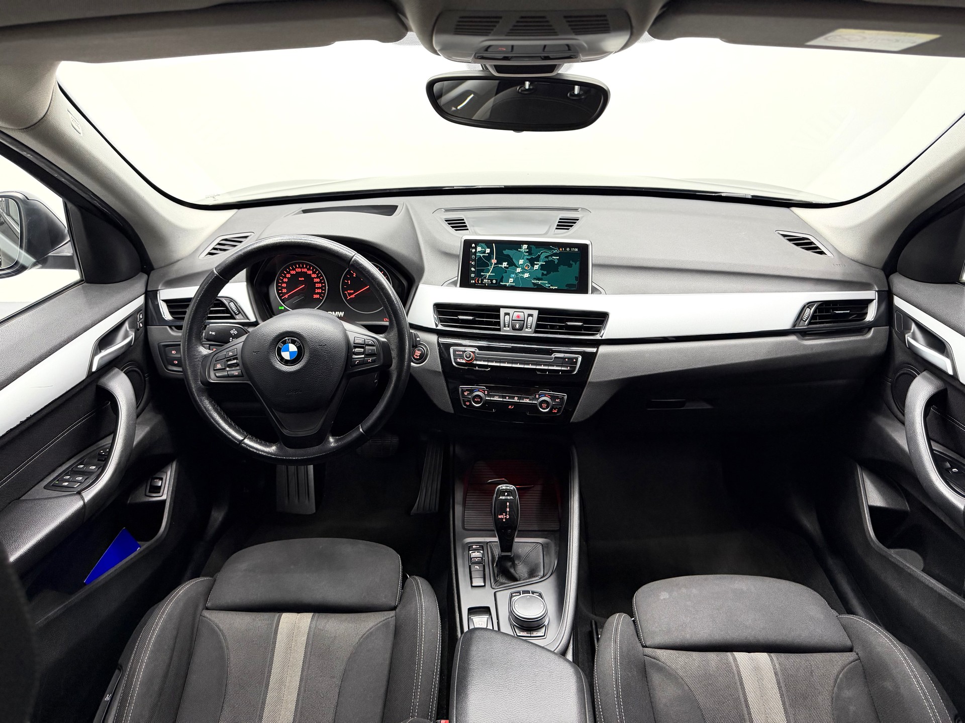 BMW X1 sDrive 18i Sport Line Steptronic DSK-image-10