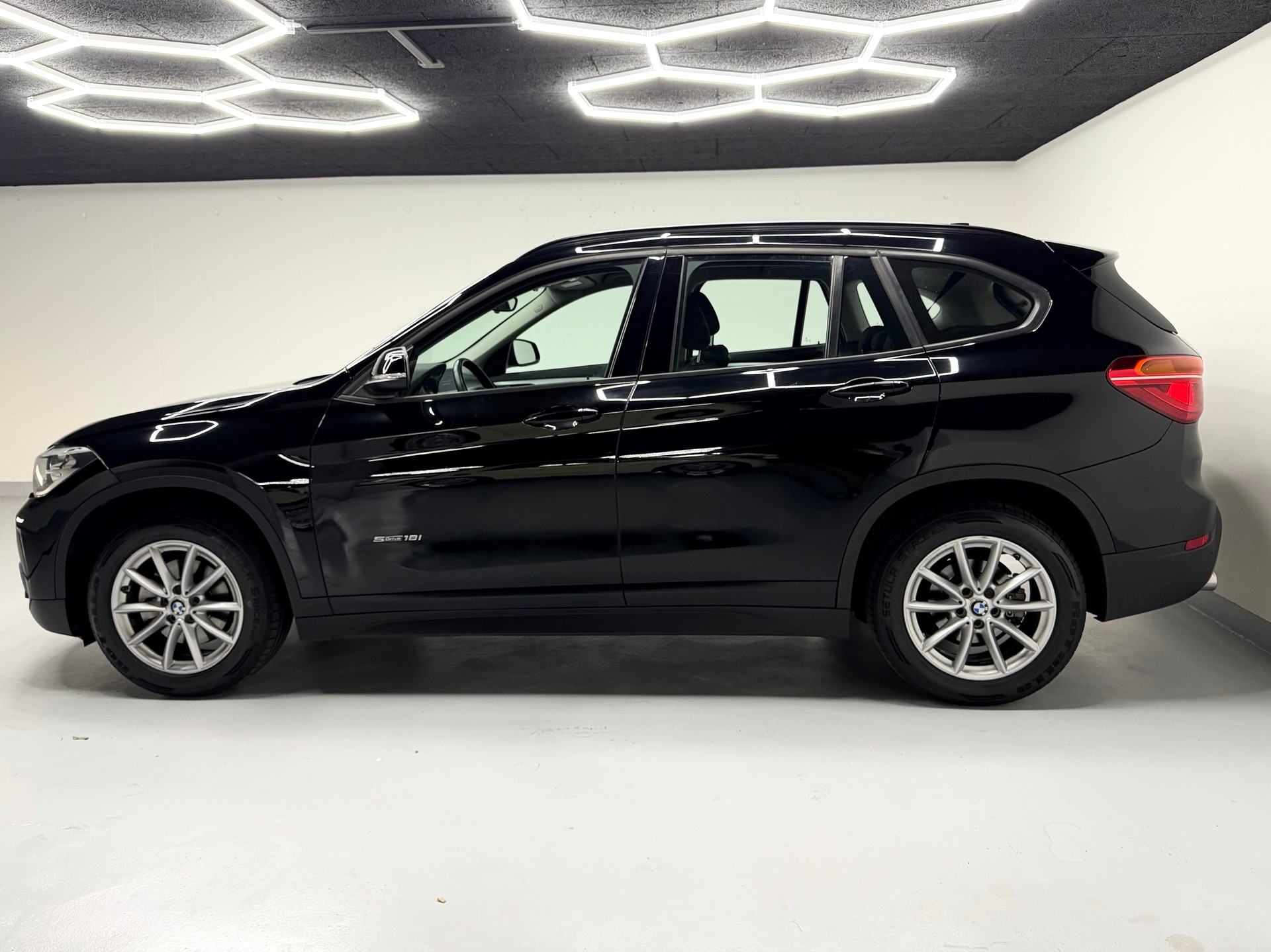 BMW X1 sDrive 18i Sport Line Steptronic DSK-image-7