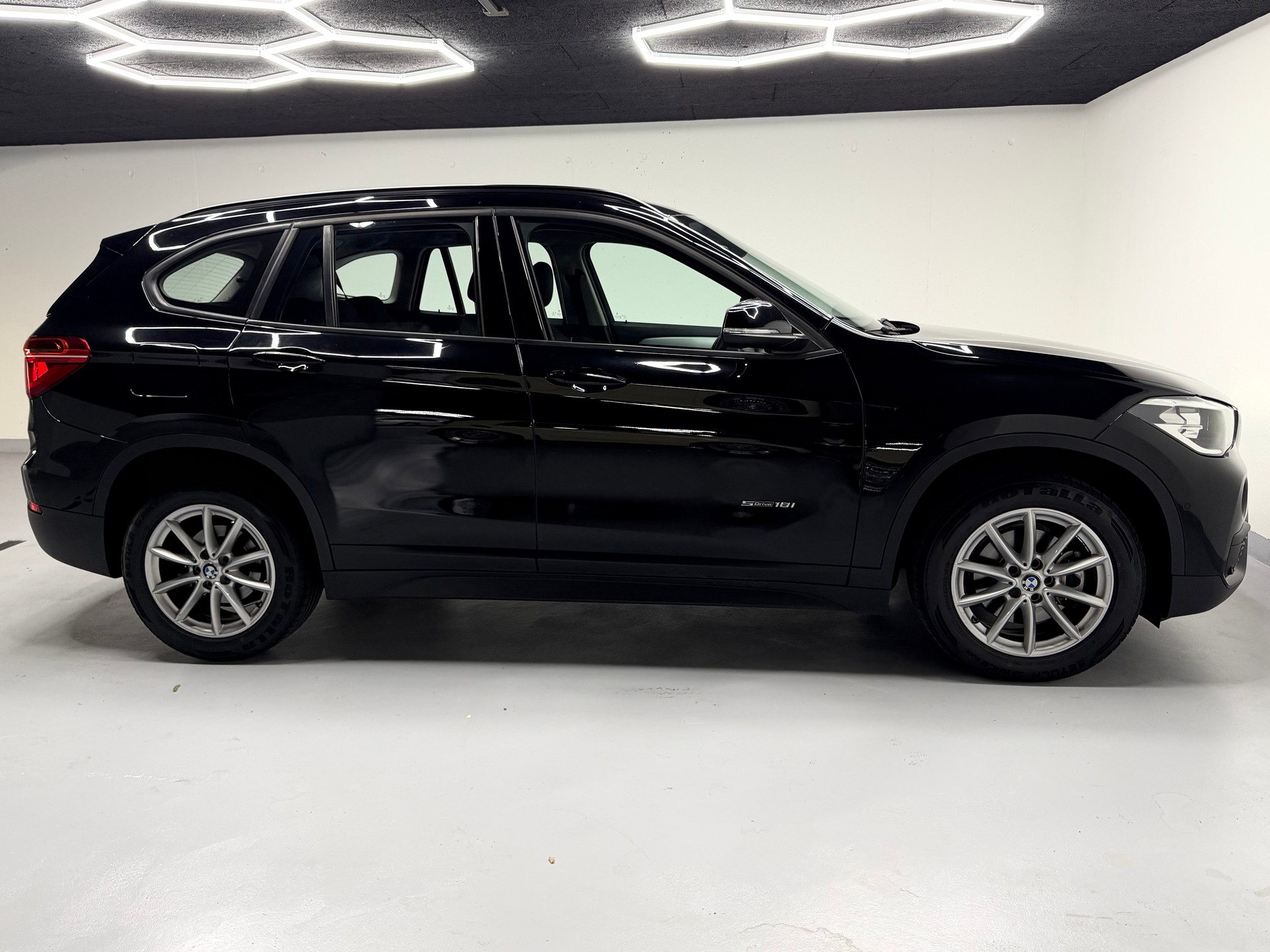 BMW X1 sDrive 18i Sport Line Steptronic DSK-image-3