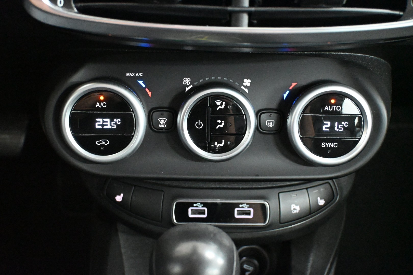 FIAT 500X 2.0MJ Cross 4x4 Automatic-image-11