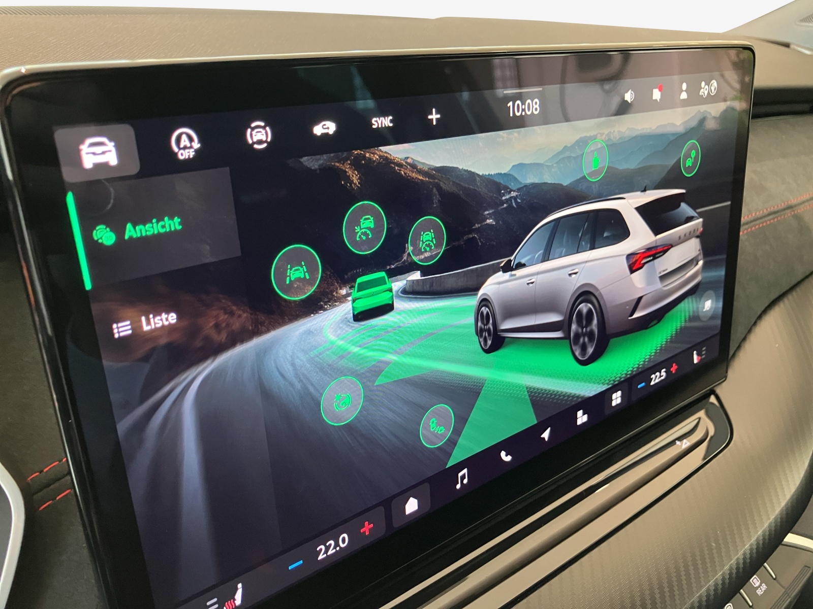 SKODA Octavia Combi 2.0 TSI DSG RS 30 Years Edition-image-14