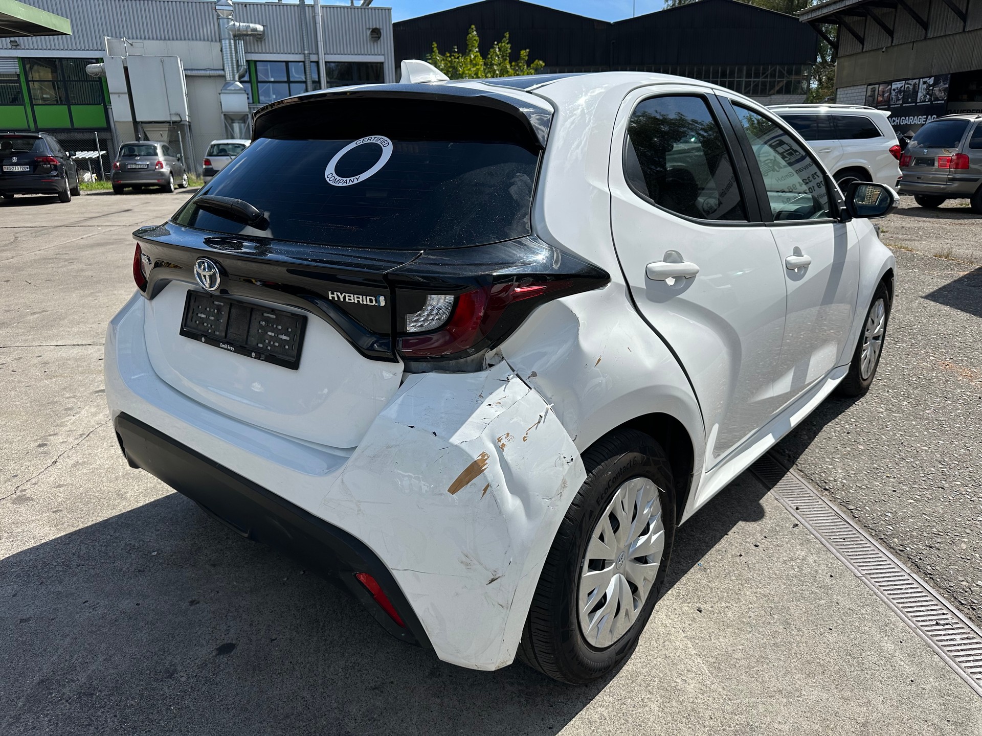 TOYOTA Yaris 1.5 Comfort e-CVT-image-5