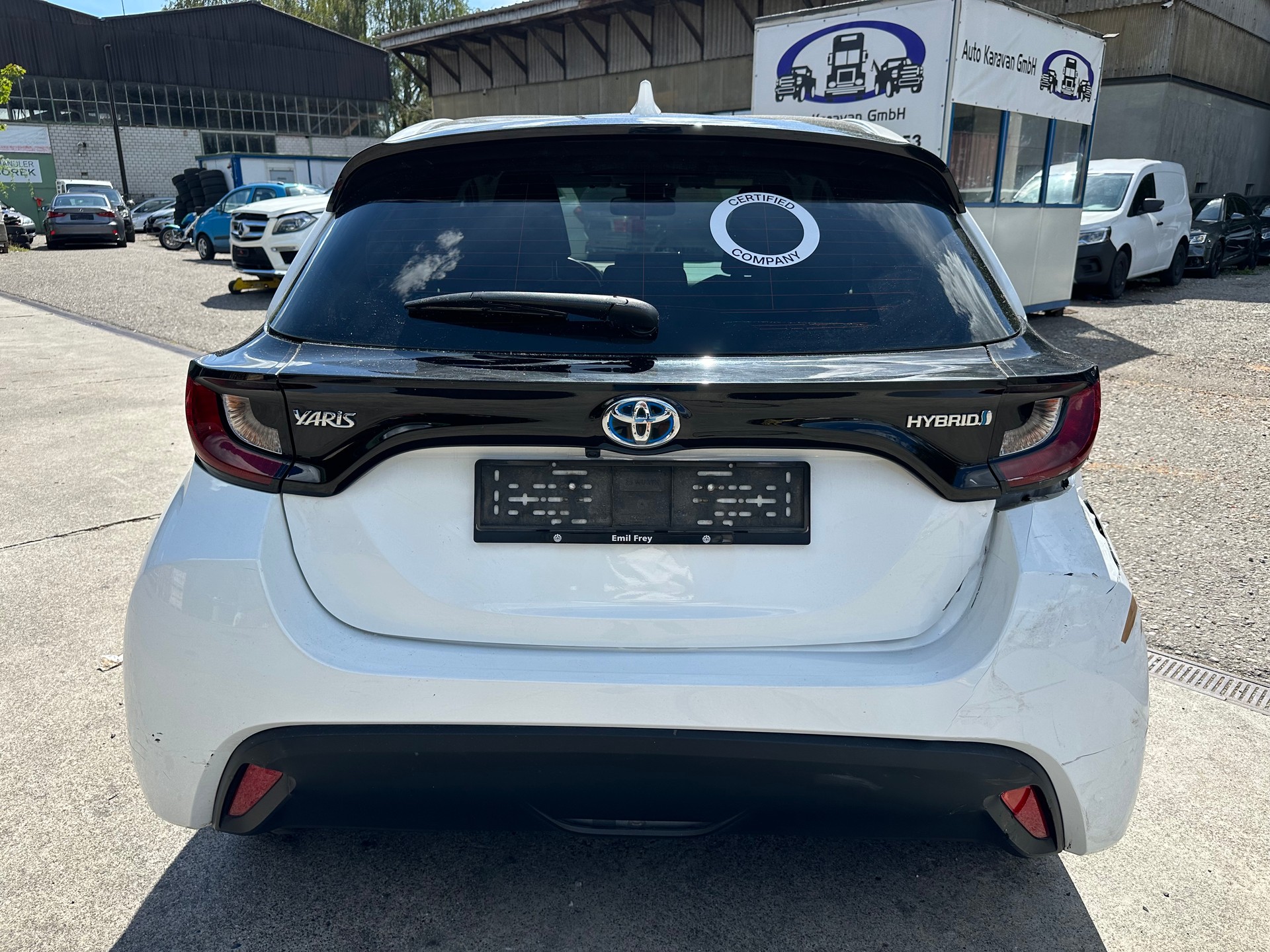 TOYOTA Yaris 1.5 Comfort e-CVT-image-4