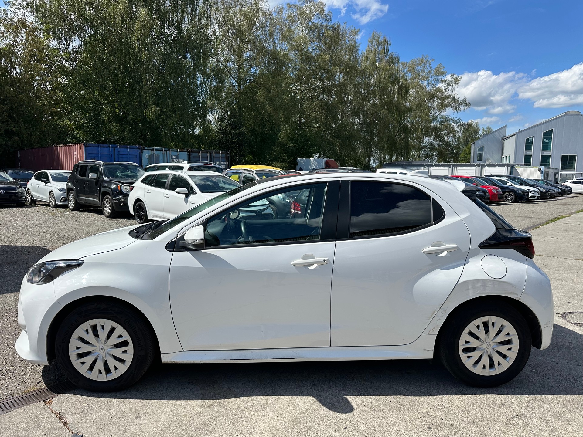 TOYOTA Yaris 1.5 Comfort e-CVT-image-6