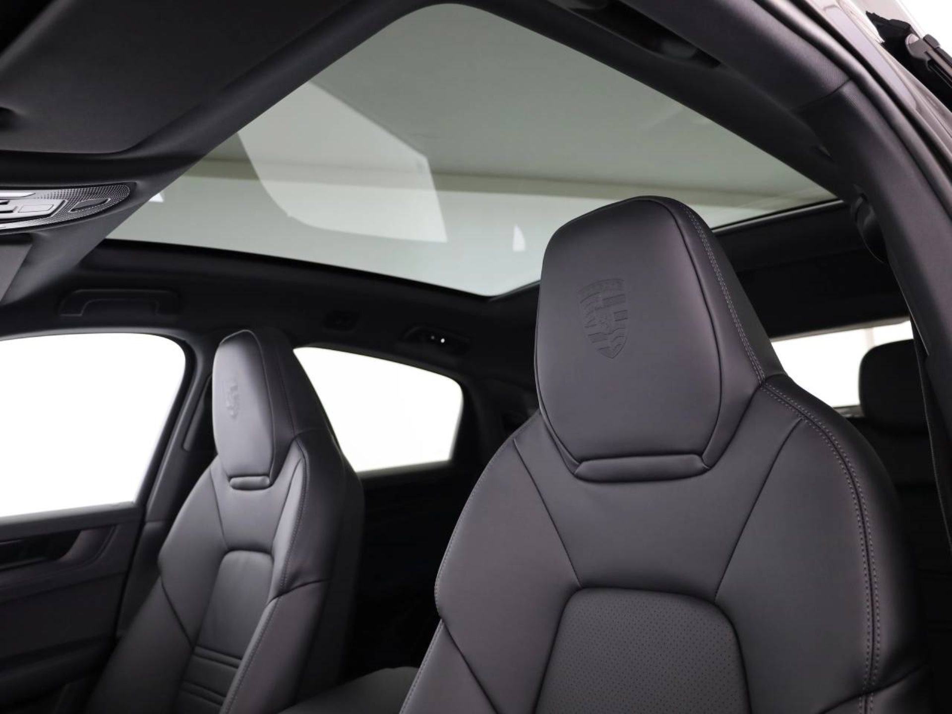 PORSCHE Cayenne E-Hybrid Coupé Black Edition-image-16