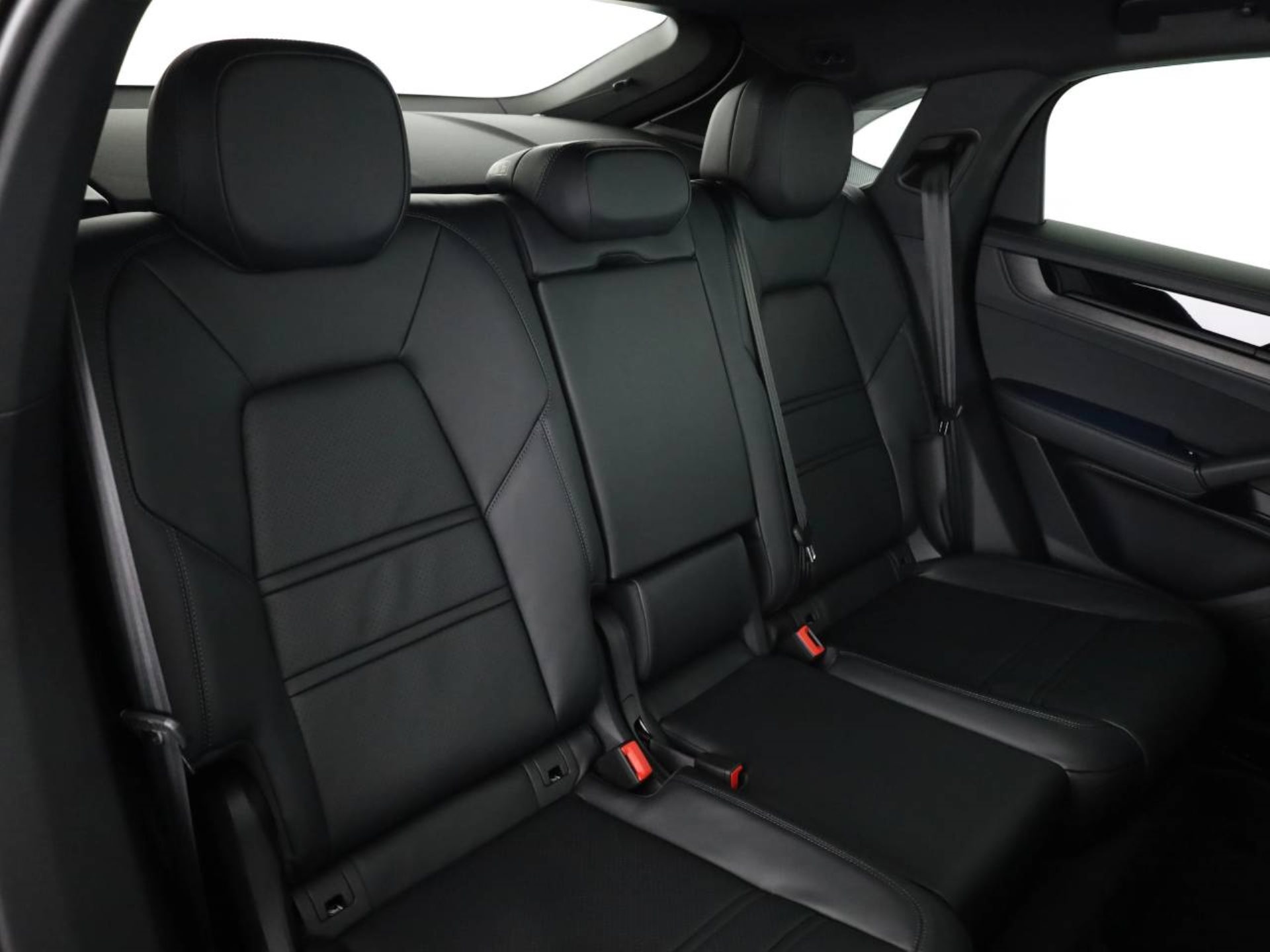 PORSCHE Cayenne E-Hybrid Coupé Black Edition-image-19