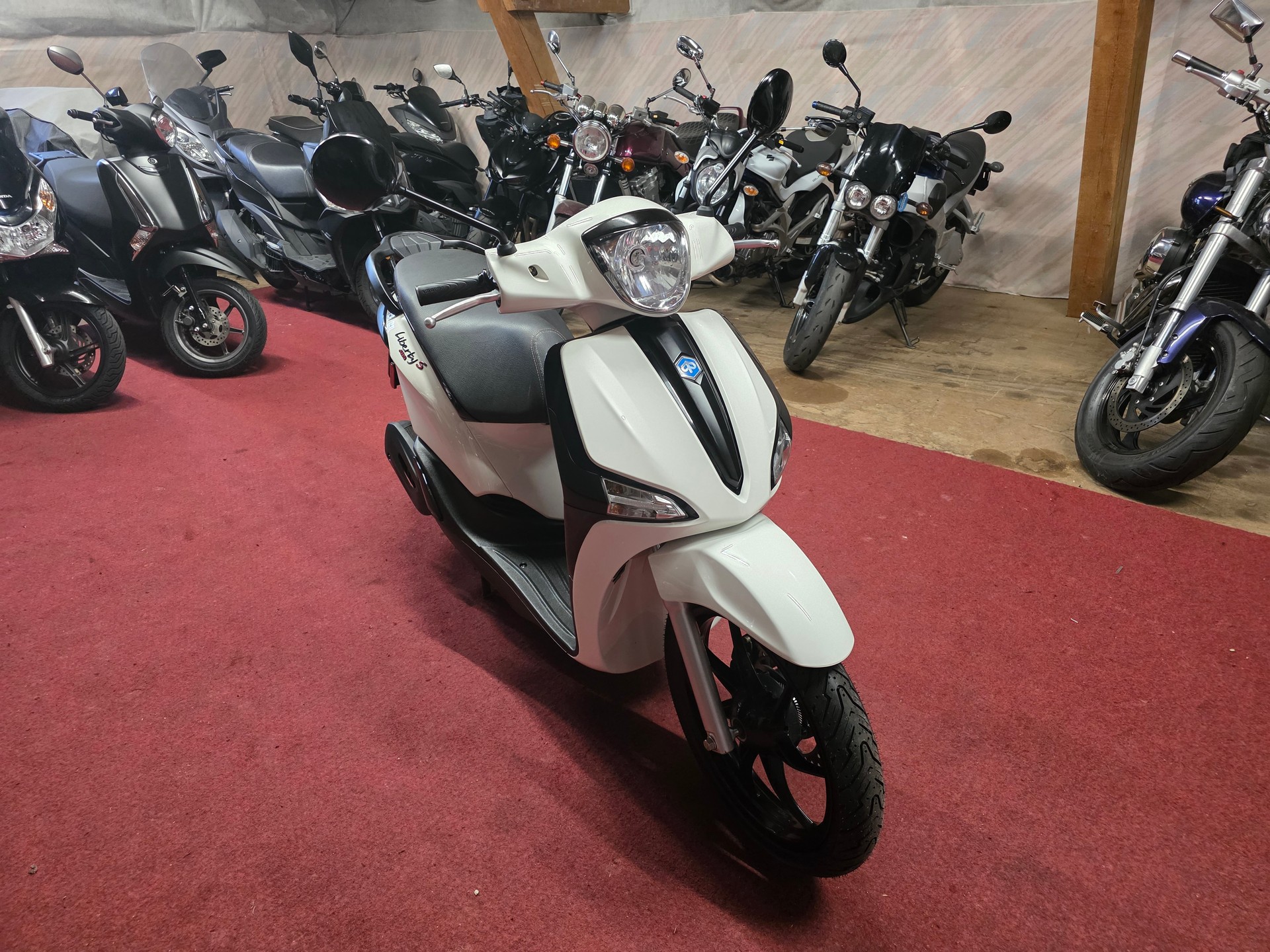 PIAGGIO Liberty 125 Sport-image-5