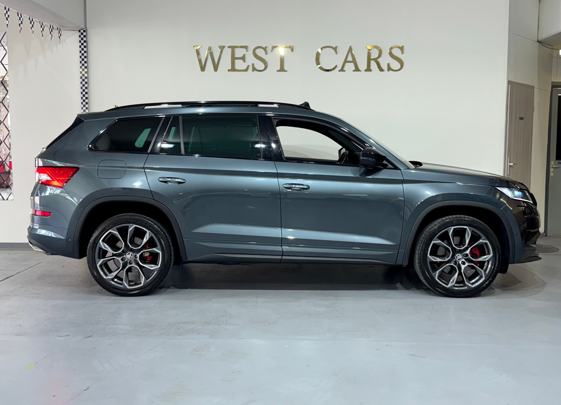 SKODA Kodiaq 2.0 Bi-TDI SCR RS 4x4 DSG **7 Plätzer**-image-2