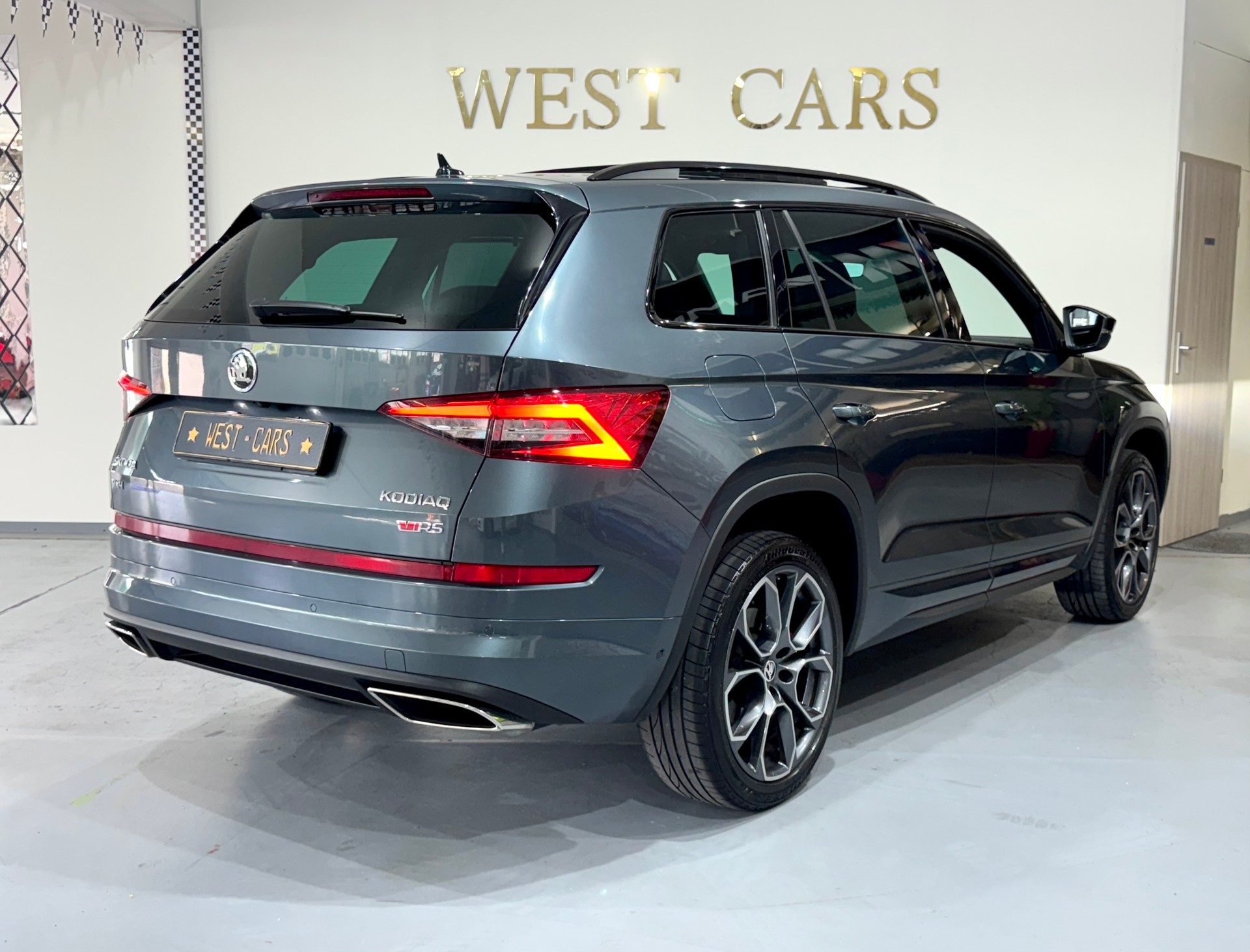 SKODA Kodiaq 2.0 Bi-TDI SCR RS 4x4 DSG **7 Plätzer**-image-3