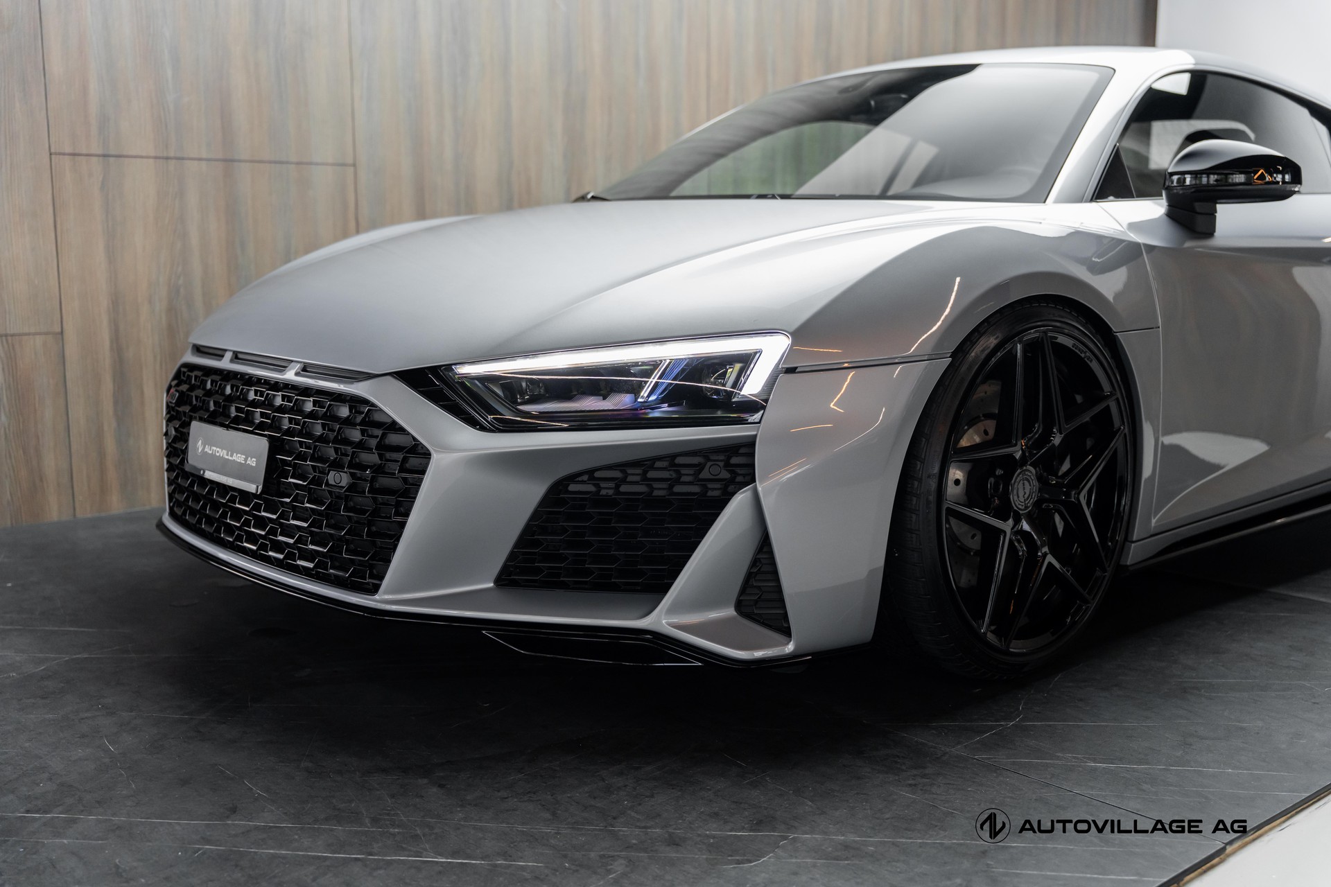AUDI R8 Coupé RWD S-Tronic-image-24