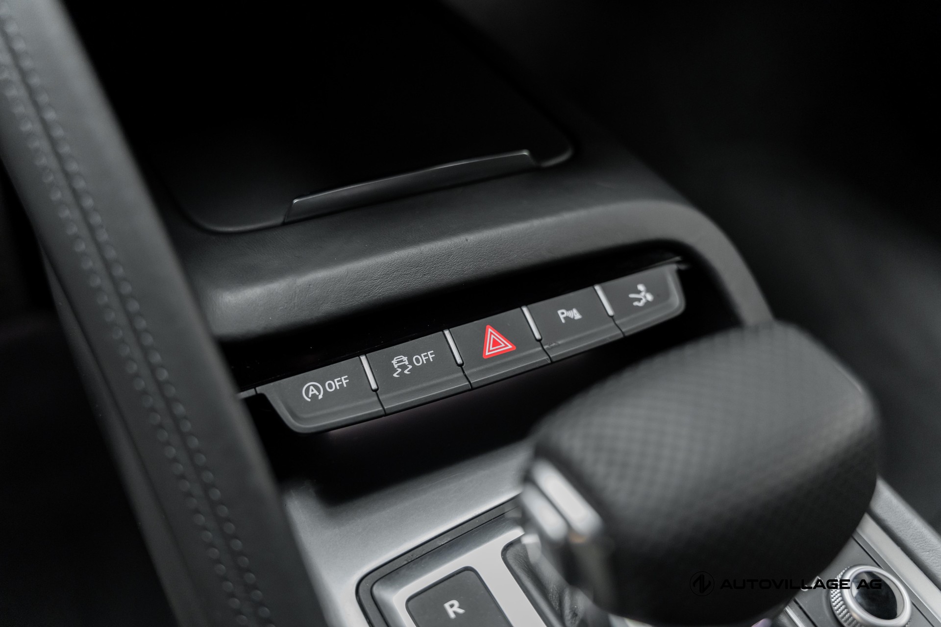 AUDI R8 Coupé RWD S-Tronic-image-9