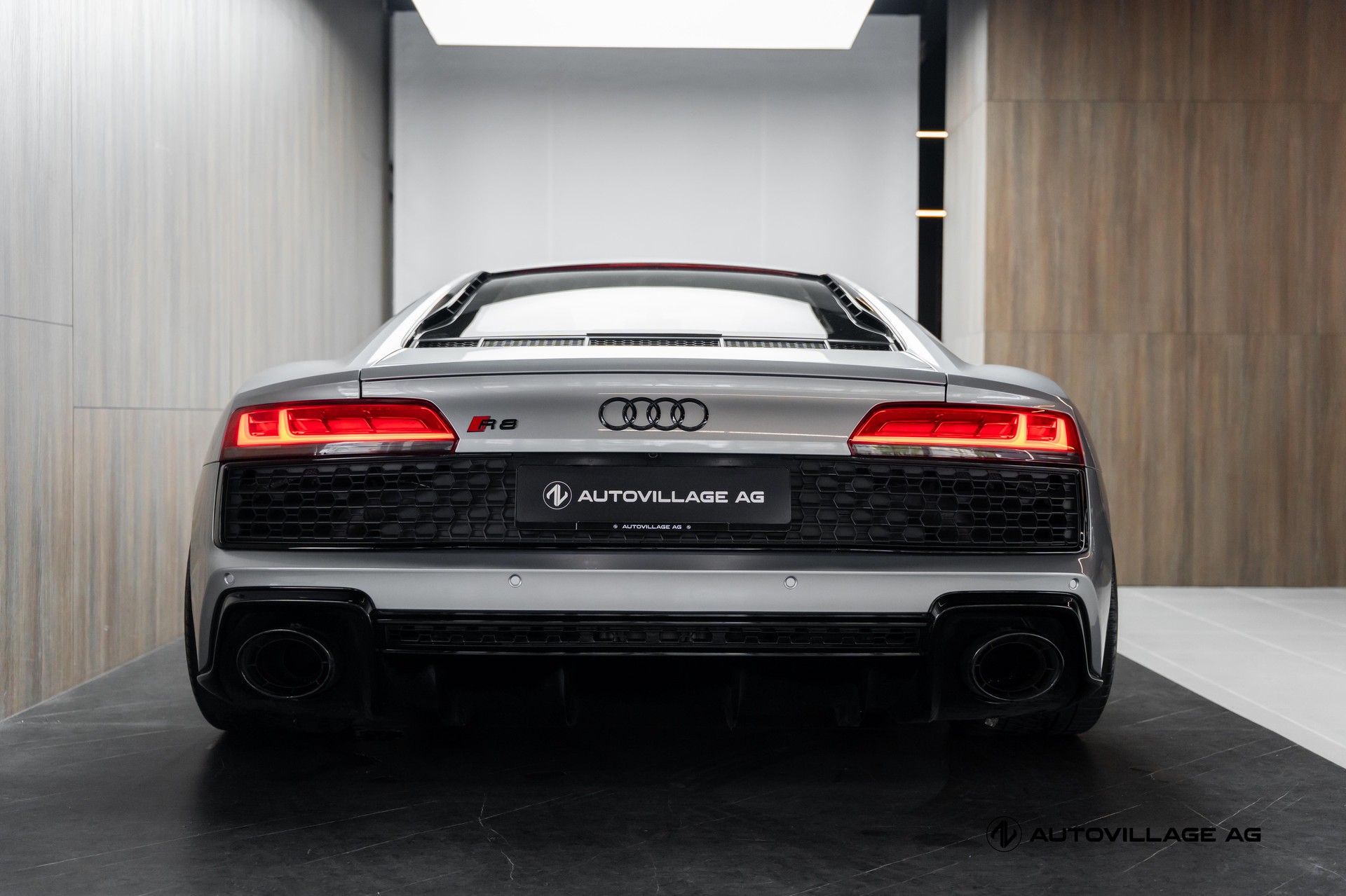 AUDI R8 Coupé RWD S-Tronic-image-30