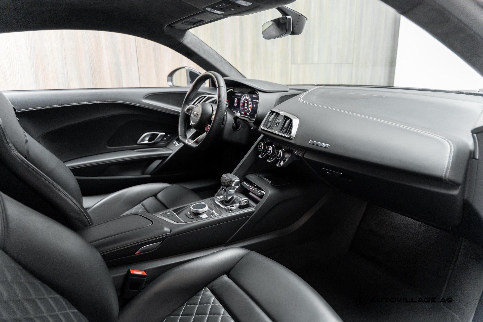 AUDI R8 Coupé RWD S-Tronic-image-6