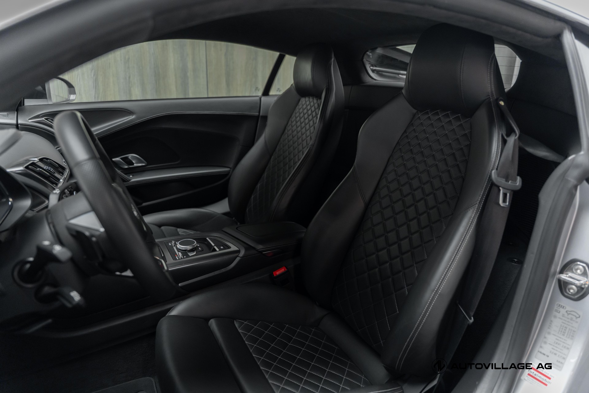 AUDI R8 Coupé RWD S-Tronic-image-4