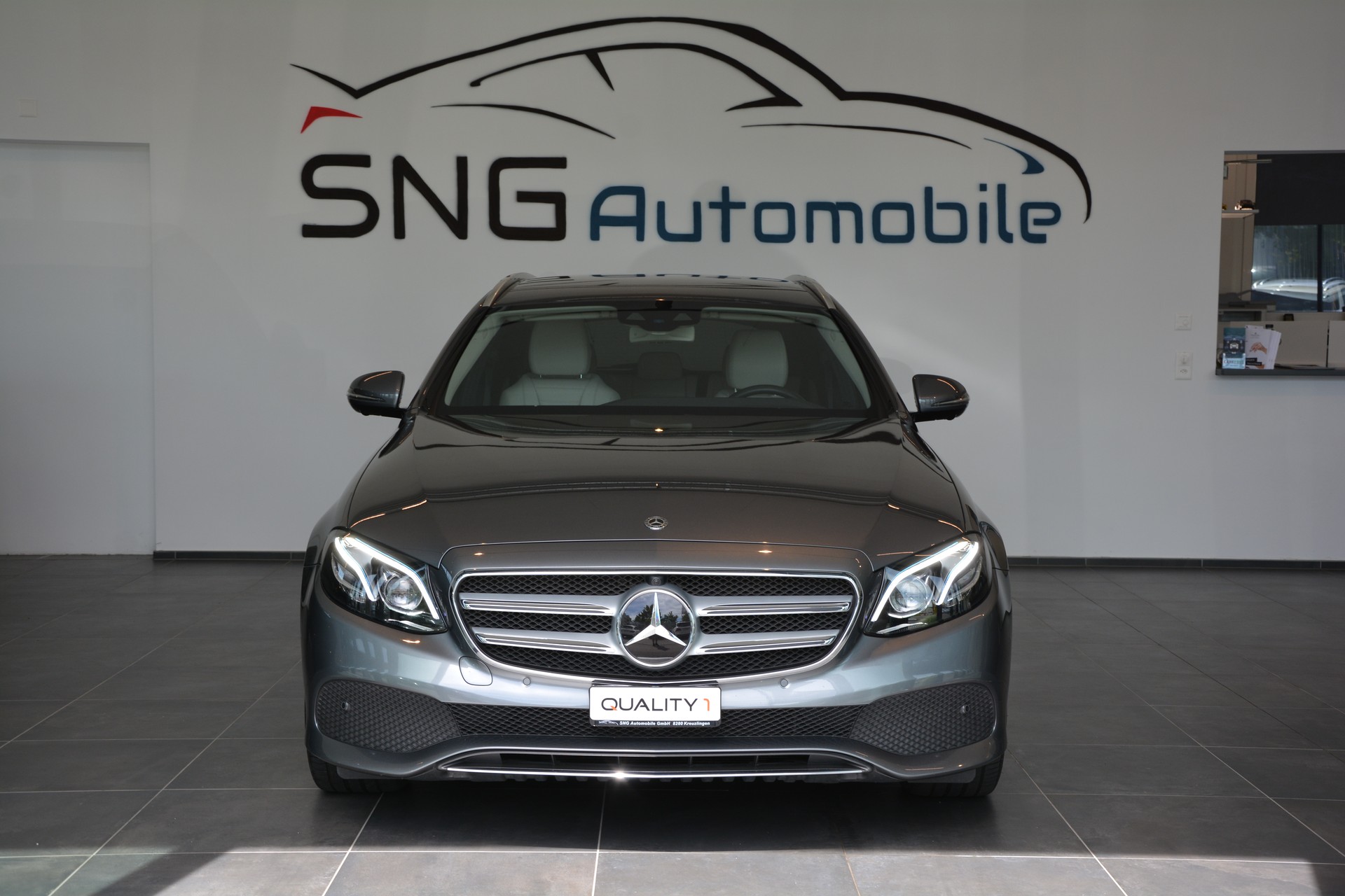 MERCEDES-BENZ E 400 Avantgarde 4 Matic 9G-Tronic-image-0