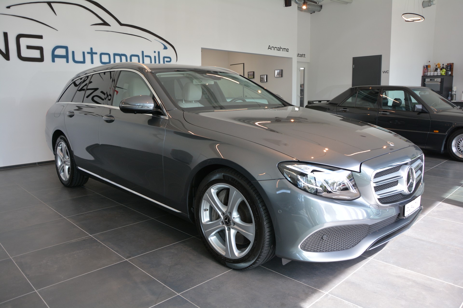 MERCEDES-BENZ E 400 Avantgarde 4 Matic 9G-Tronic-image-7