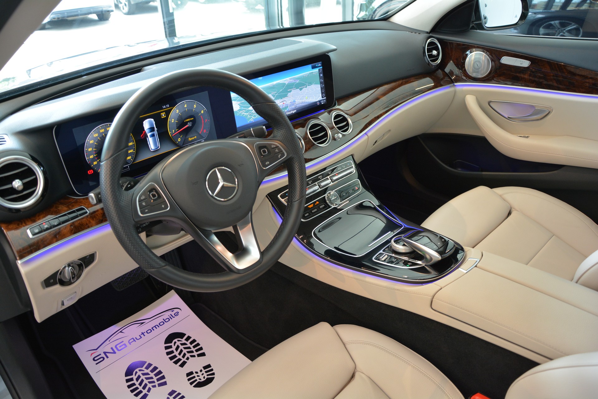 MERCEDES-BENZ E 400 Avantgarde 4 Matic 9G-Tronic-image-9