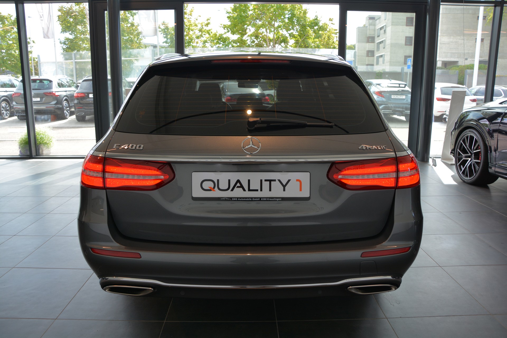 MERCEDES-BENZ E 400 Avantgarde 4 Matic 9G-Tronic-image-4