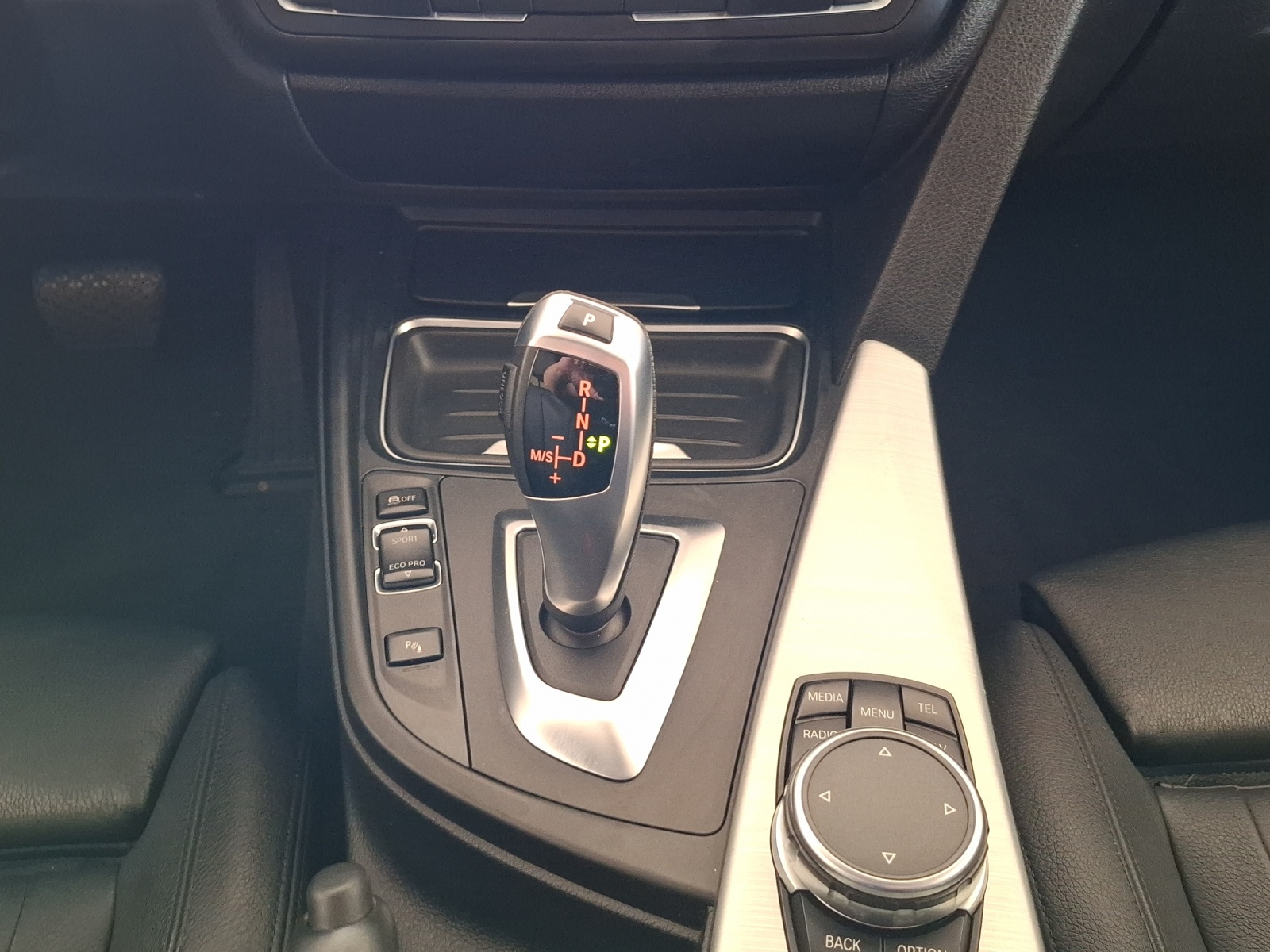 BMW 330d Touring Sport Line Steptronic // MFK 26.02.2026 // 8-fach Aluminiumbereift-image-12