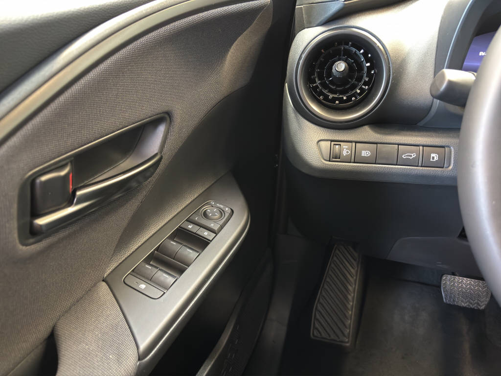 TOYOTA C-HR 1.8 HEV Trend-image-11