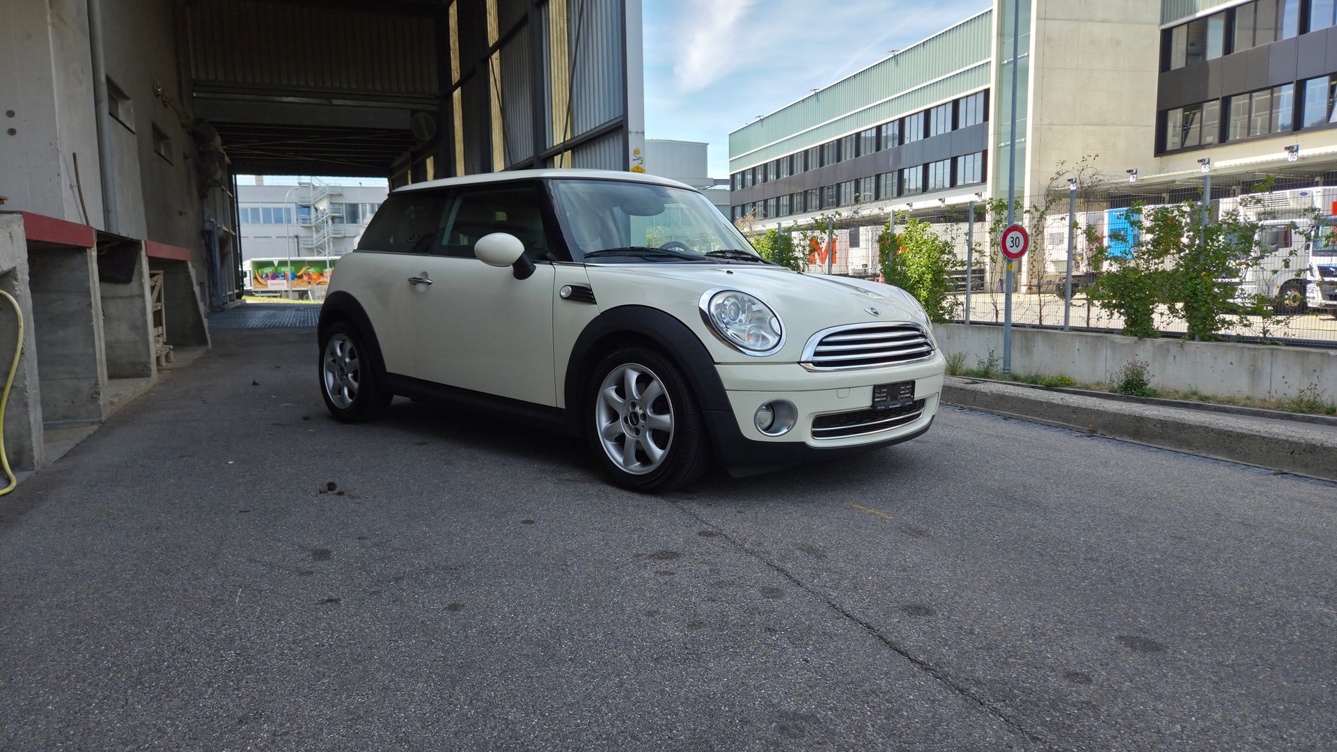 MINI 1.6i Cooper-image-0