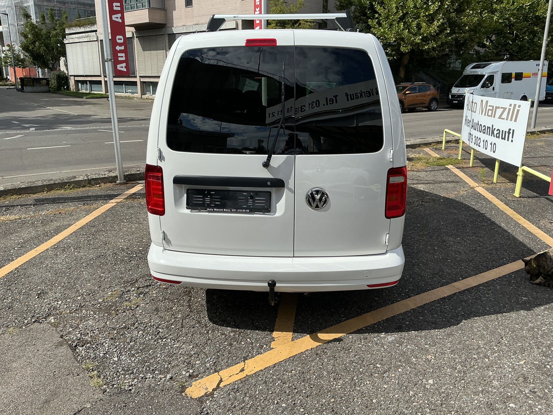 VW Caddy Maxi 1.4TSI BlueMotion Technology DSG-image-7