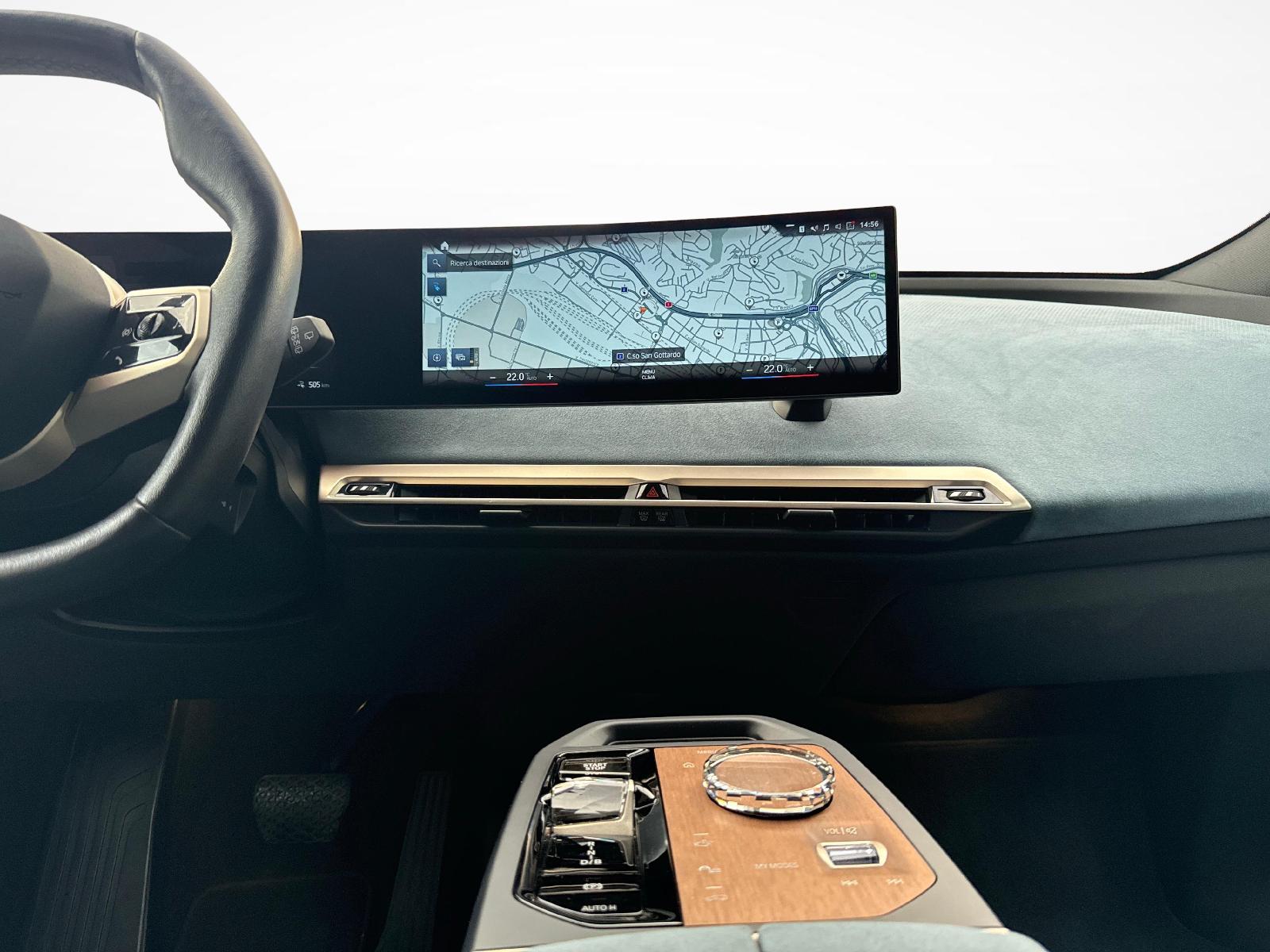 BMW iX xDrive50-image-15