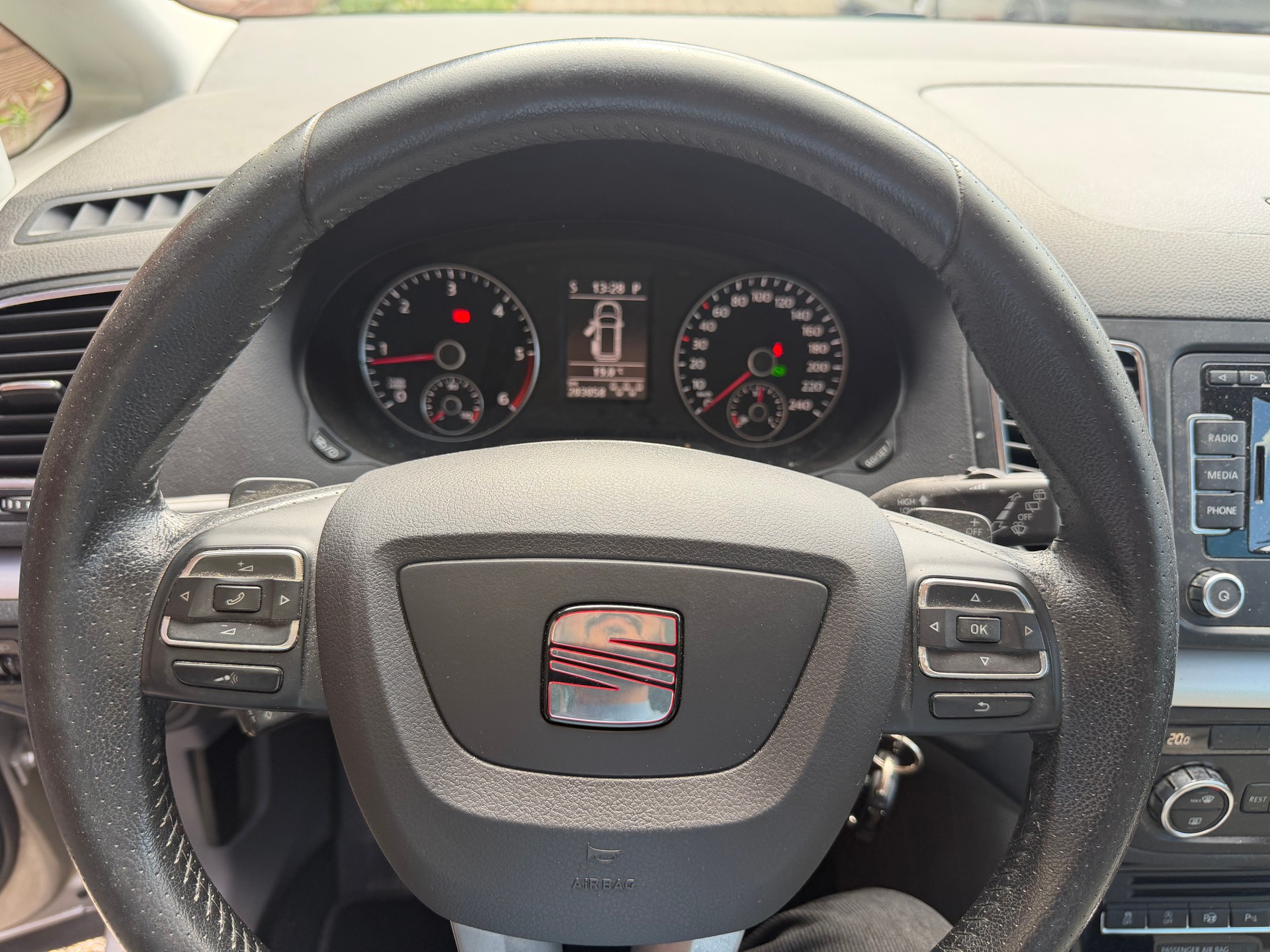 SEAT Alhambra 2.0 TDI Reference Eco DSG-image-11