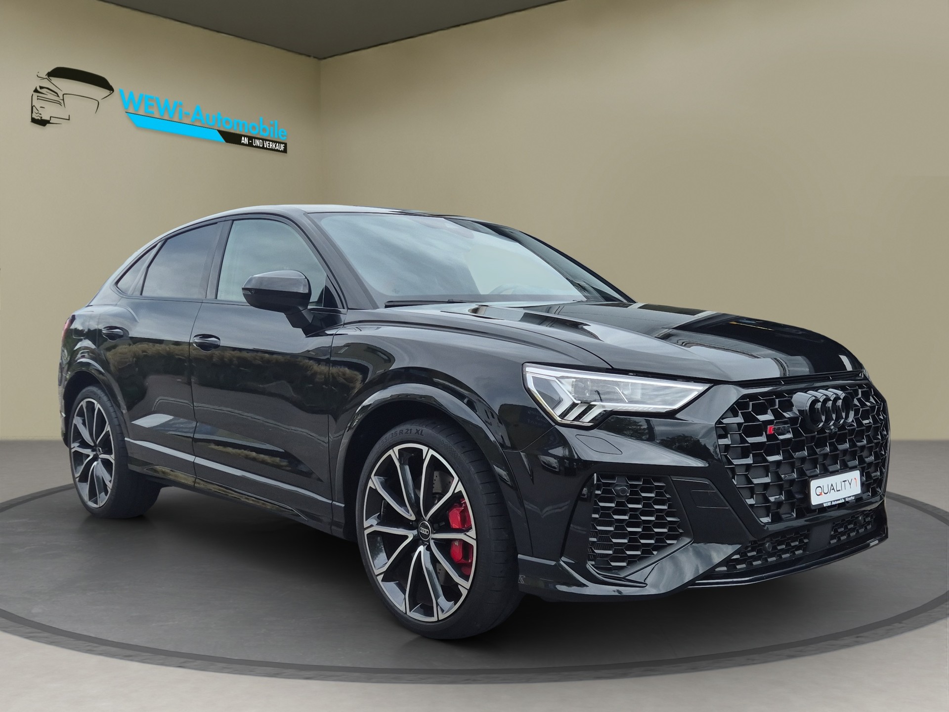 AUDI RS Q3 Sportback quattro S tronic-image-6