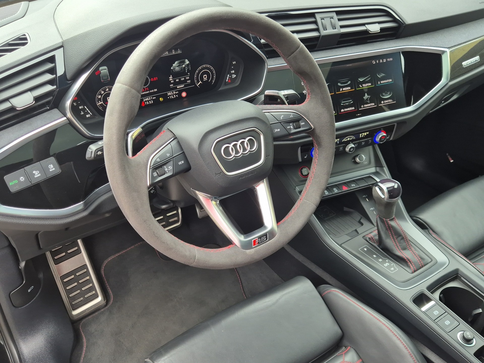 AUDI RS Q3 Sportback quattro S tronic-image-10