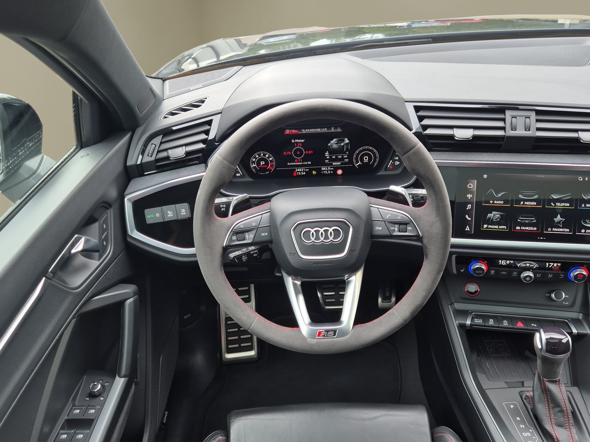 AUDI RS Q3 Sportback quattro S tronic-image-11