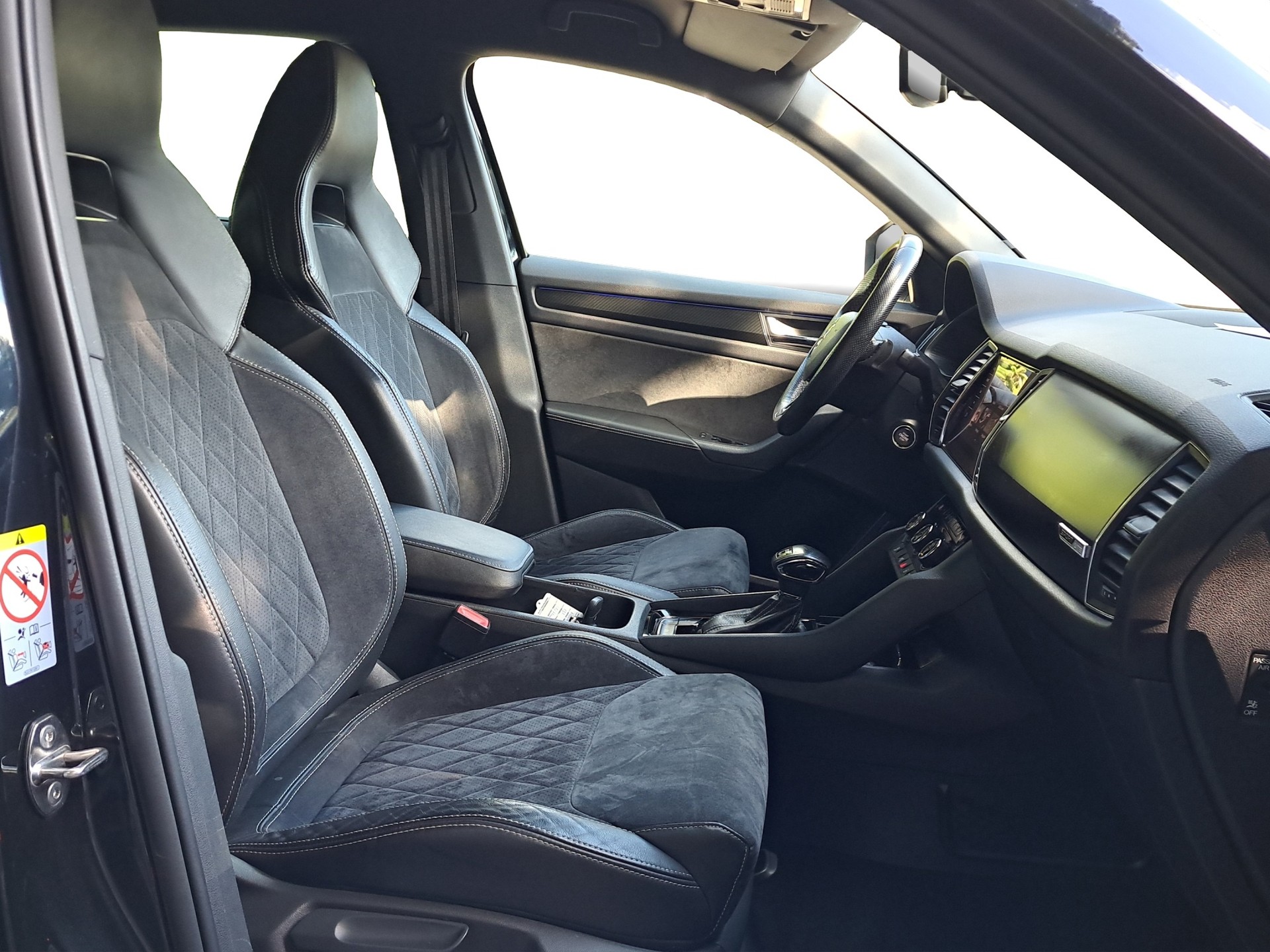 SKODA Kodiaq 2.0 TSI 4x4 Sport Line *360°Cam*-image-11