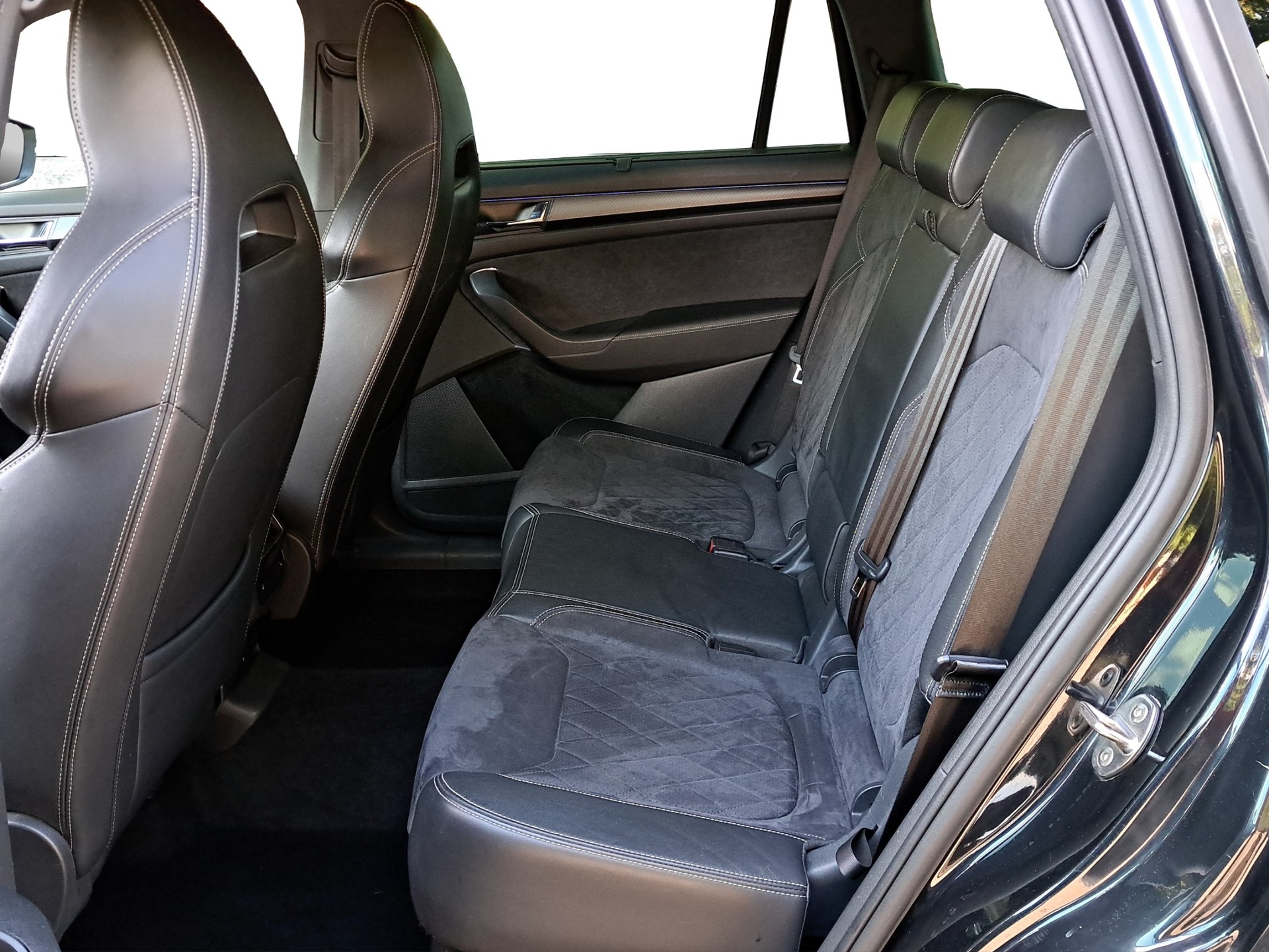 SKODA Kodiaq 2.0 TSI 4x4 Sport Line *360°Cam*-image-8